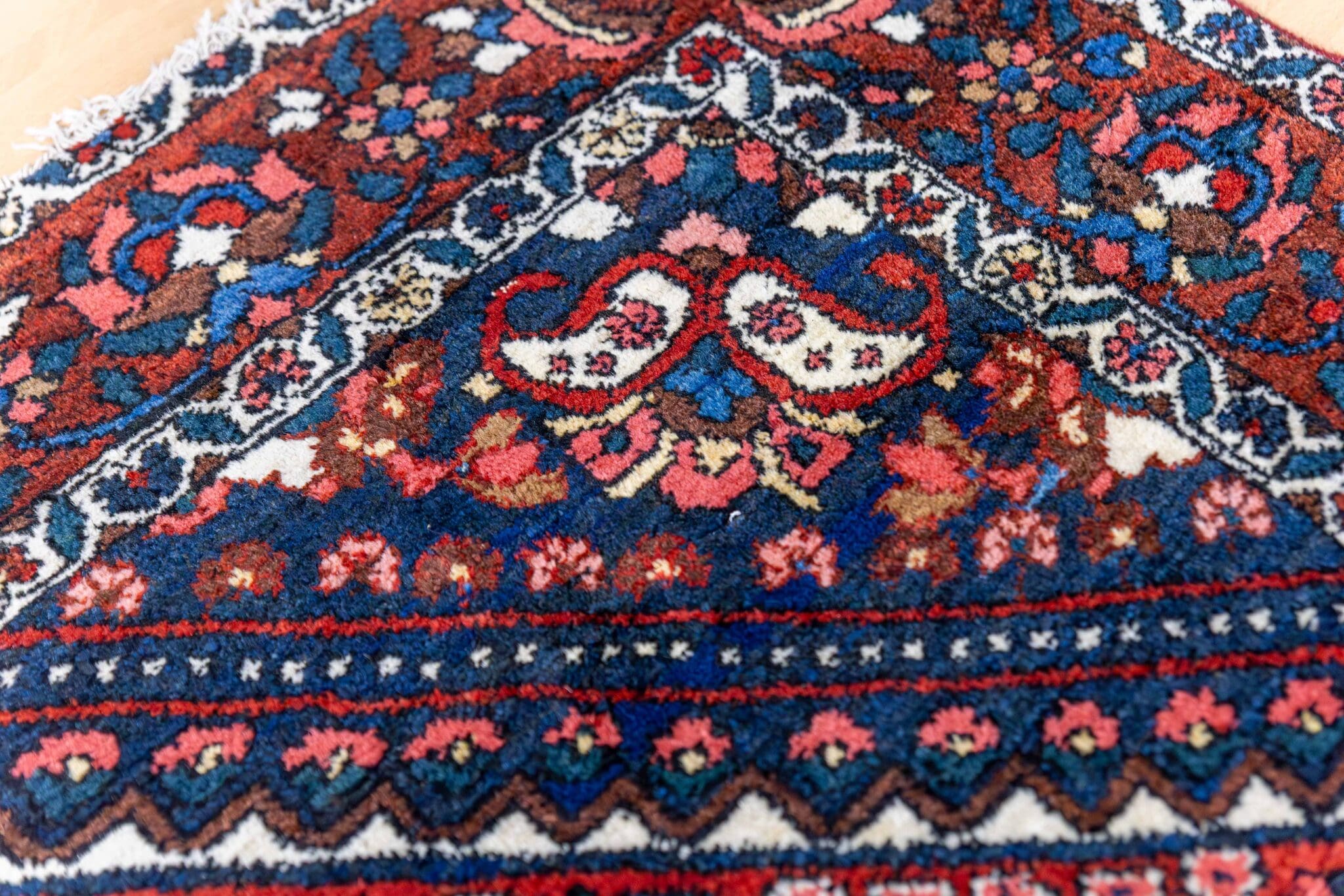 Handgeknüpfter Bakhtiari Perserteppich 220 × 140 cm