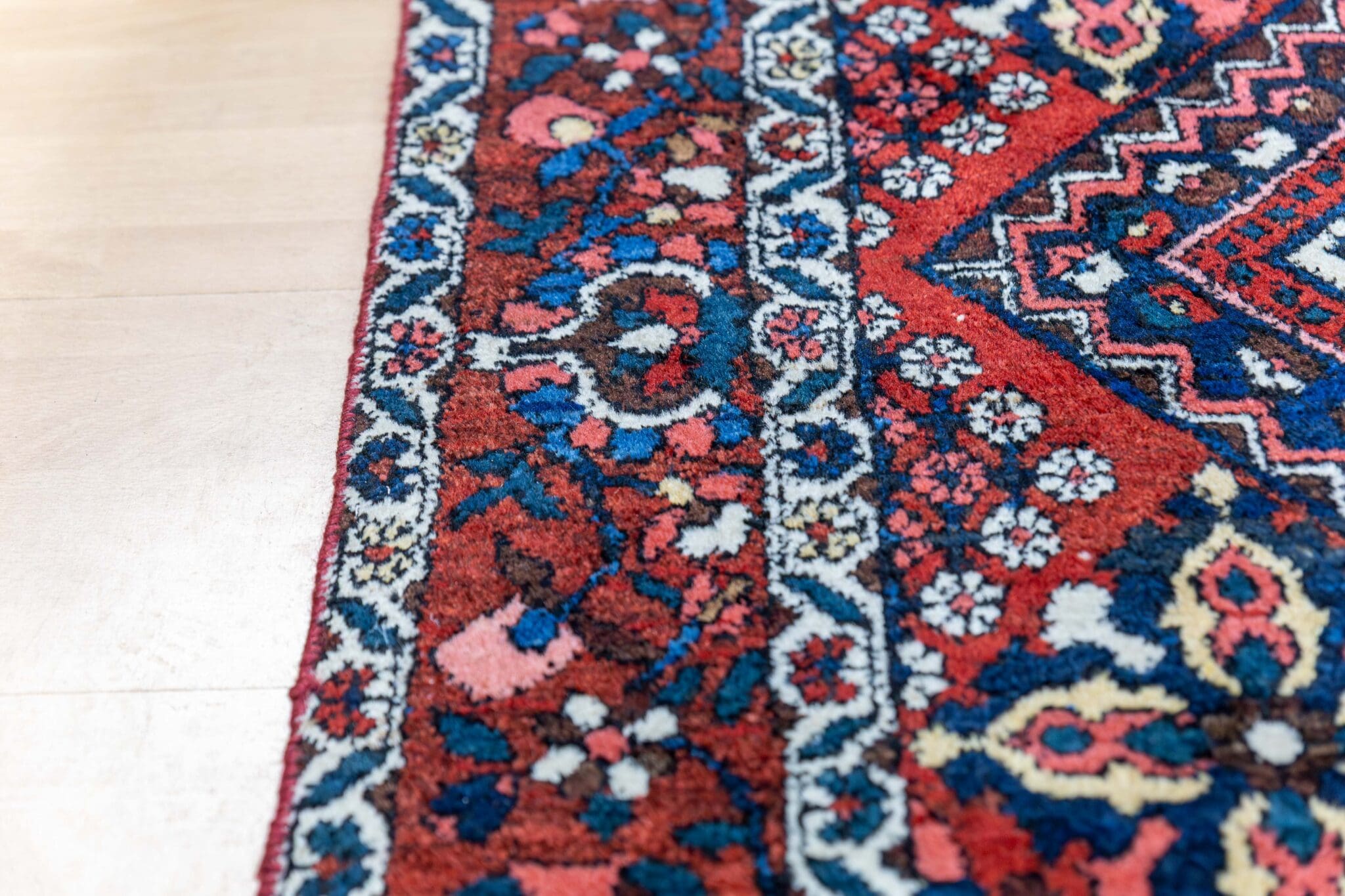 Handgeknüpfter Bakhtiari Perserteppich 220 × 140 cm