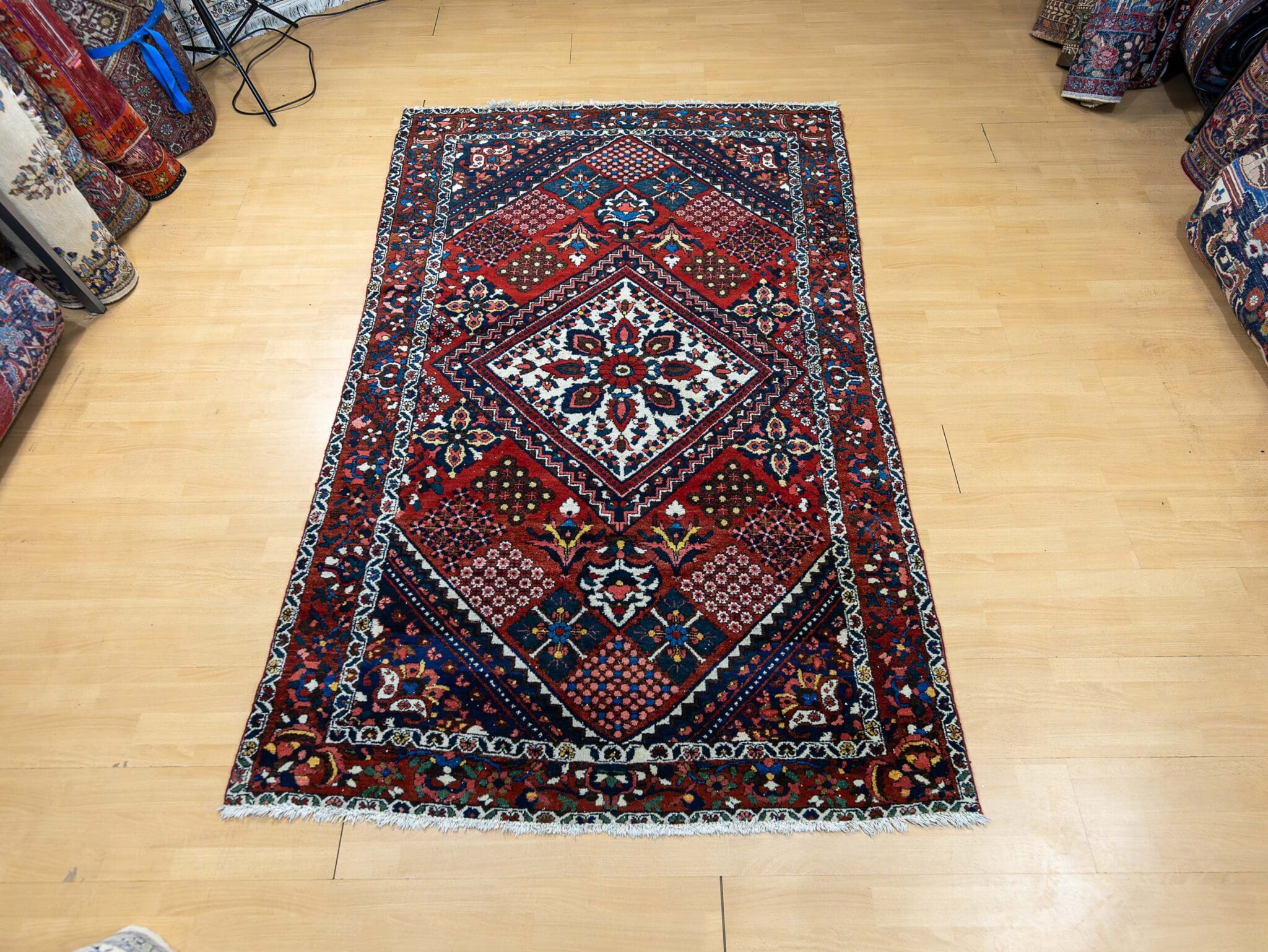 Handgeknüpfter Bakhtiari Perserteppich 220 × 140 cm