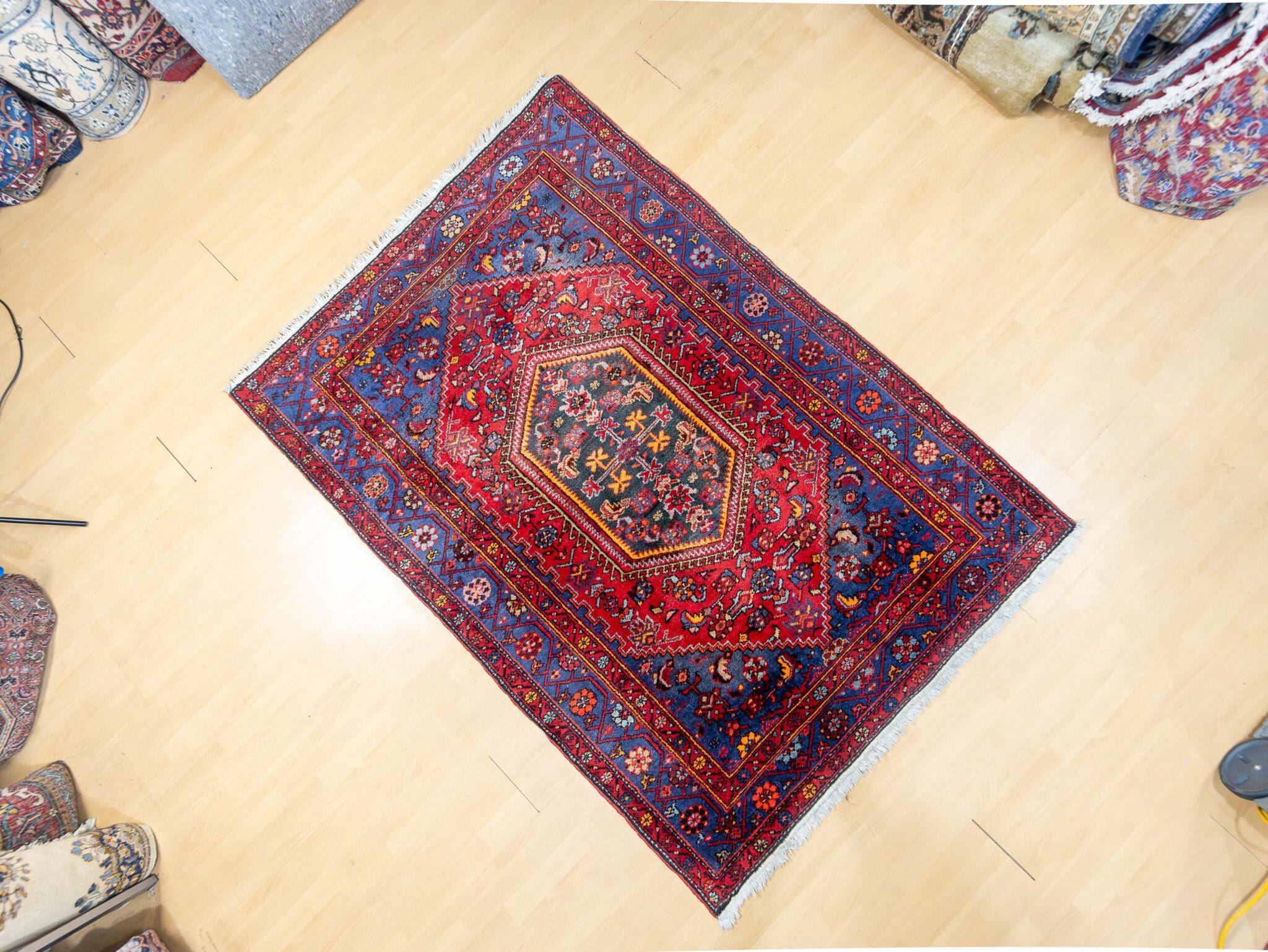 Handgeknüpfter Hamadan Perserteppich 198 × 139 cm