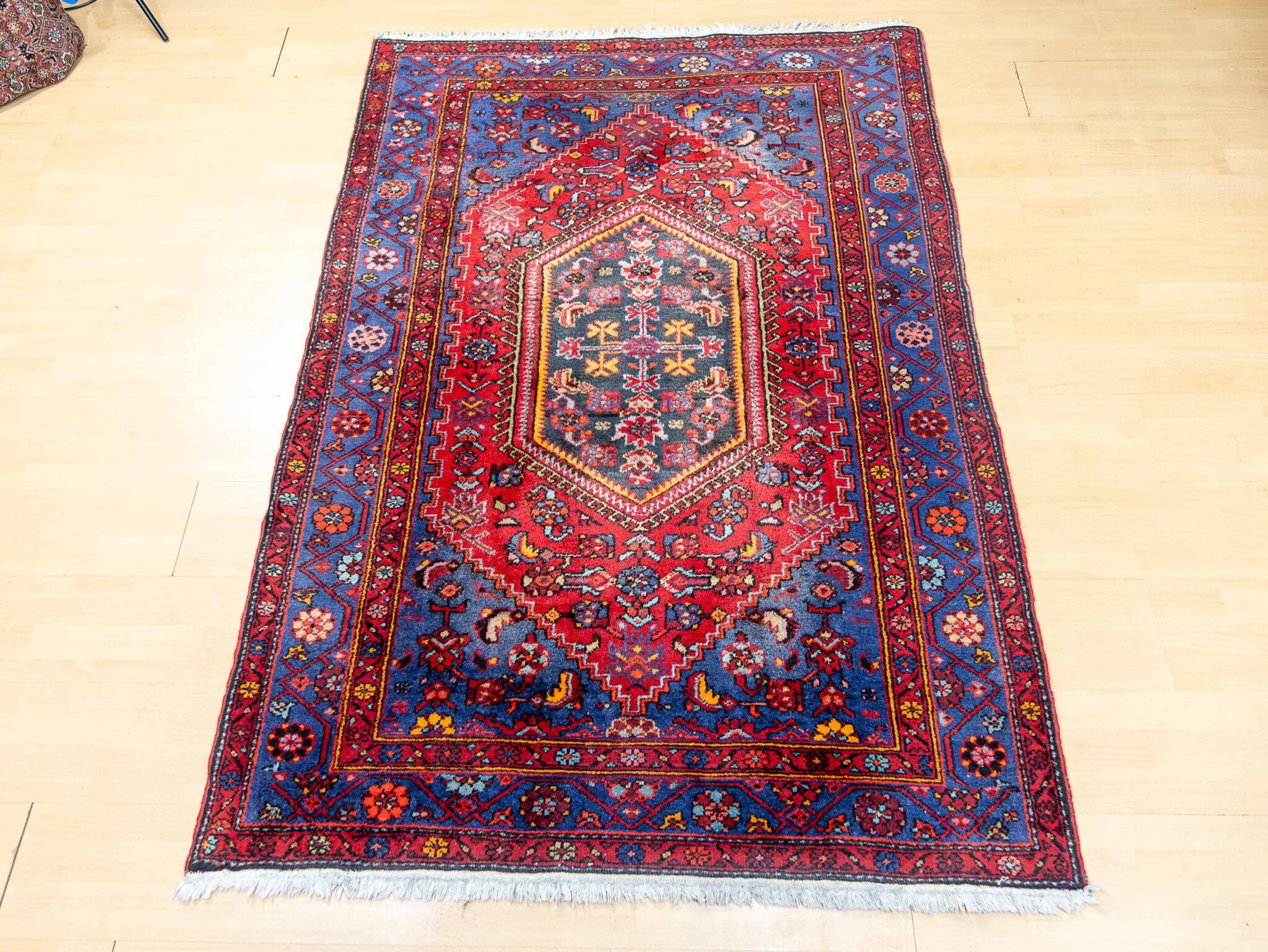 Handgeknüpfter Hamadan Perserteppich 198 × 139 cm