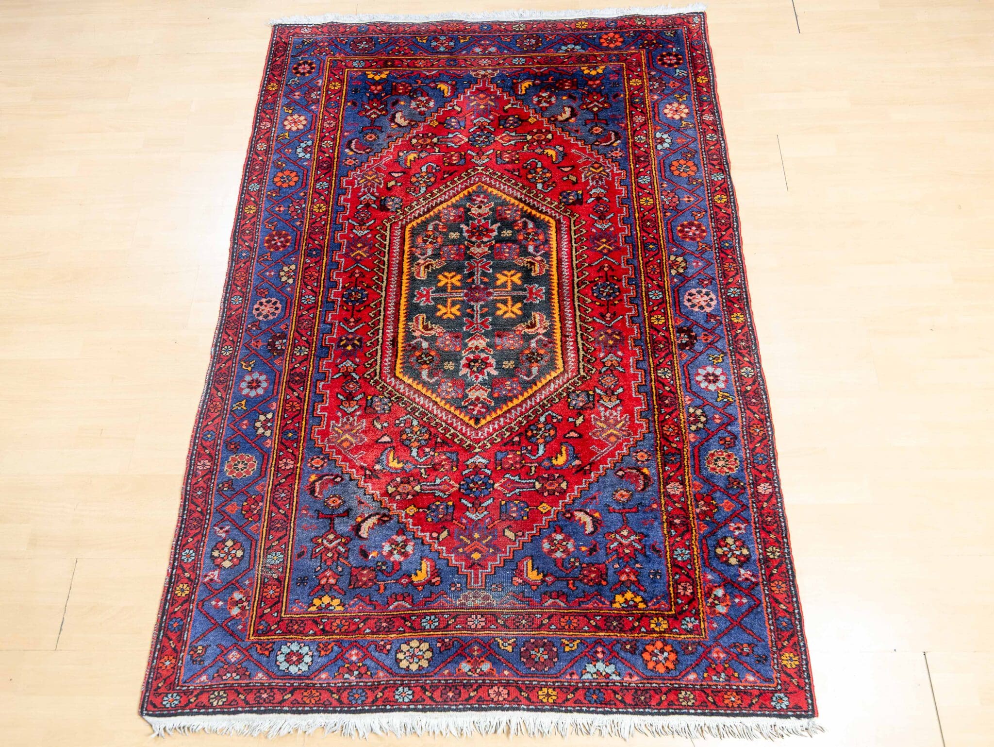 Handgeknüpfter Hamadan Perserteppich 198 × 139 cm