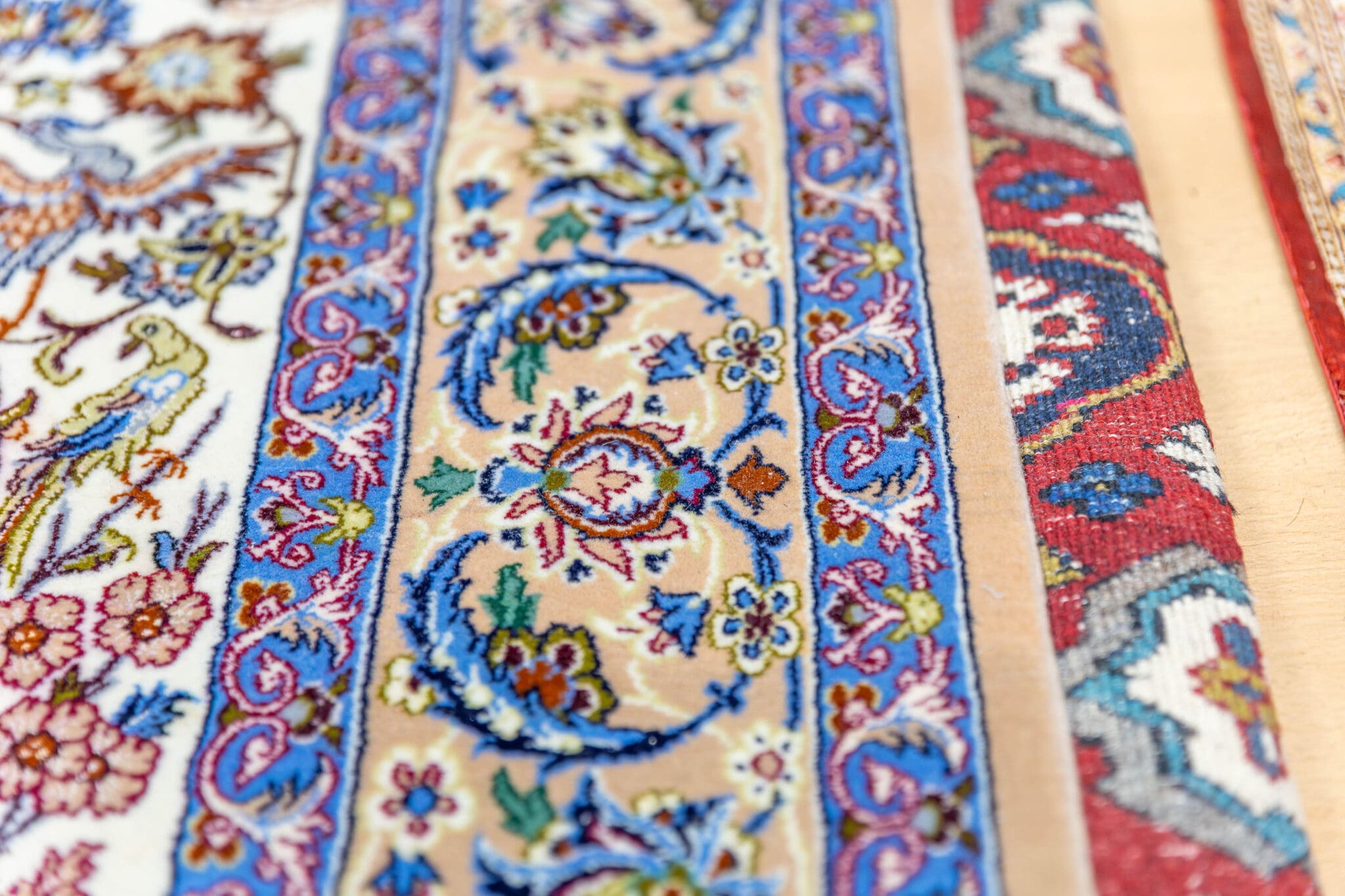 Handgeknüpfter Isfahan Perserteppich, 165 × 110 cm, Wolle & Seide