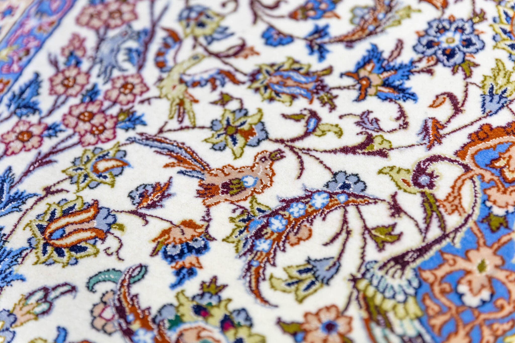 Handgeknüpfter Isfahan Perserteppich, 165 × 110 cm, Wolle & Seide