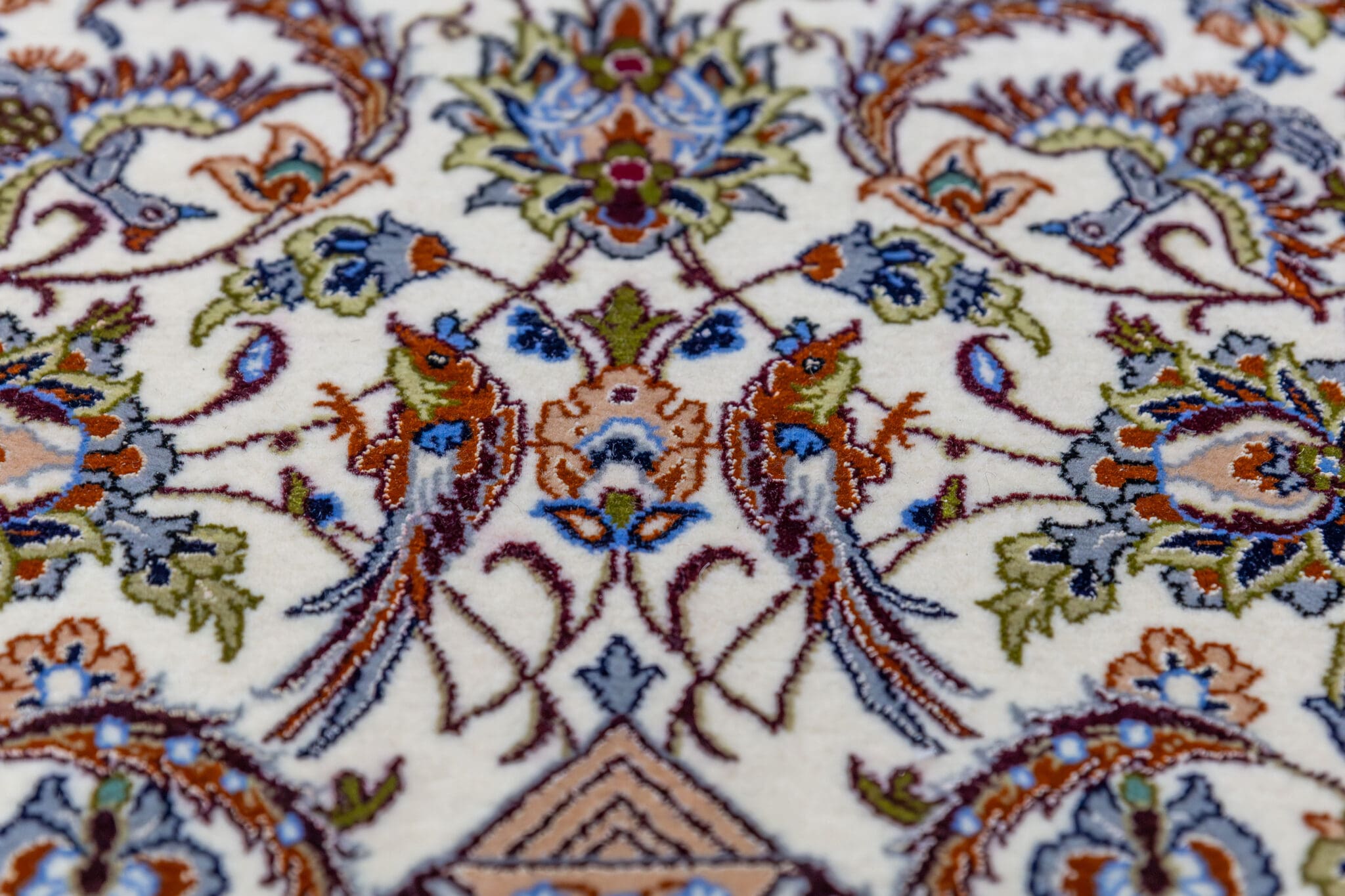 Handgeknüpfter Isfahan Perserteppich, 165 × 110 cm, Wolle & Seide
