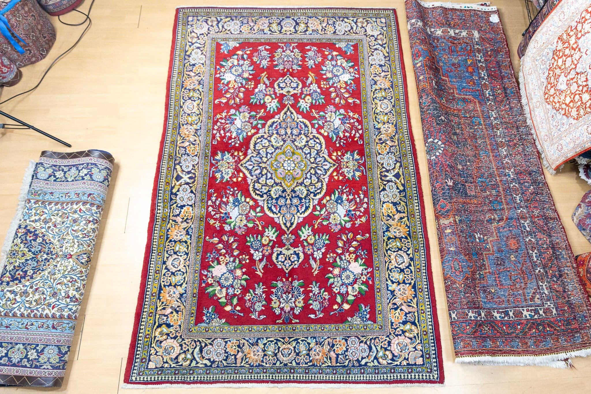 Handgeknüpfter Ghom Perserteppich 225 × 142 cm