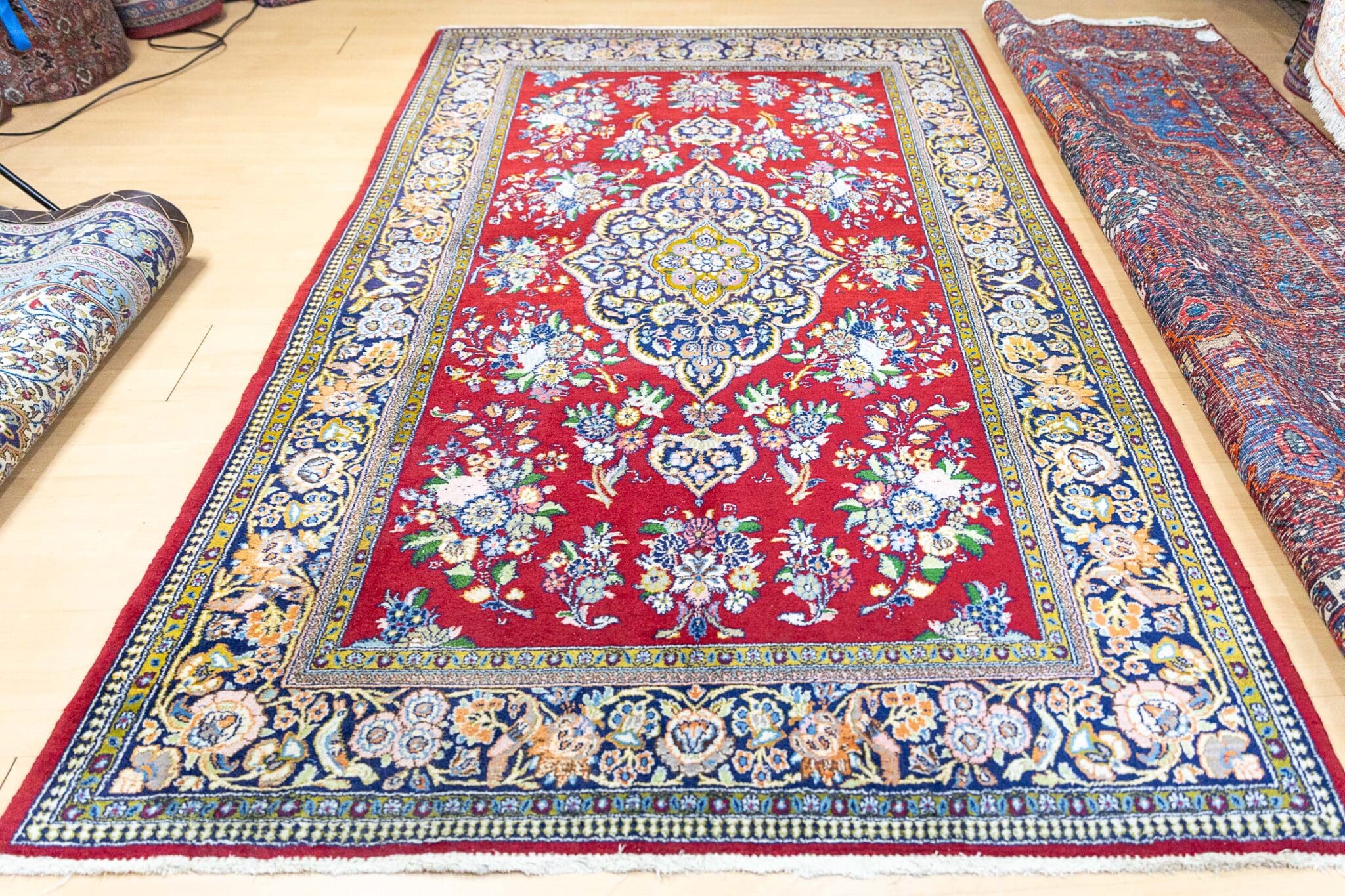 Handgeknüpfter Ghom Perserteppich 225 × 142 cm