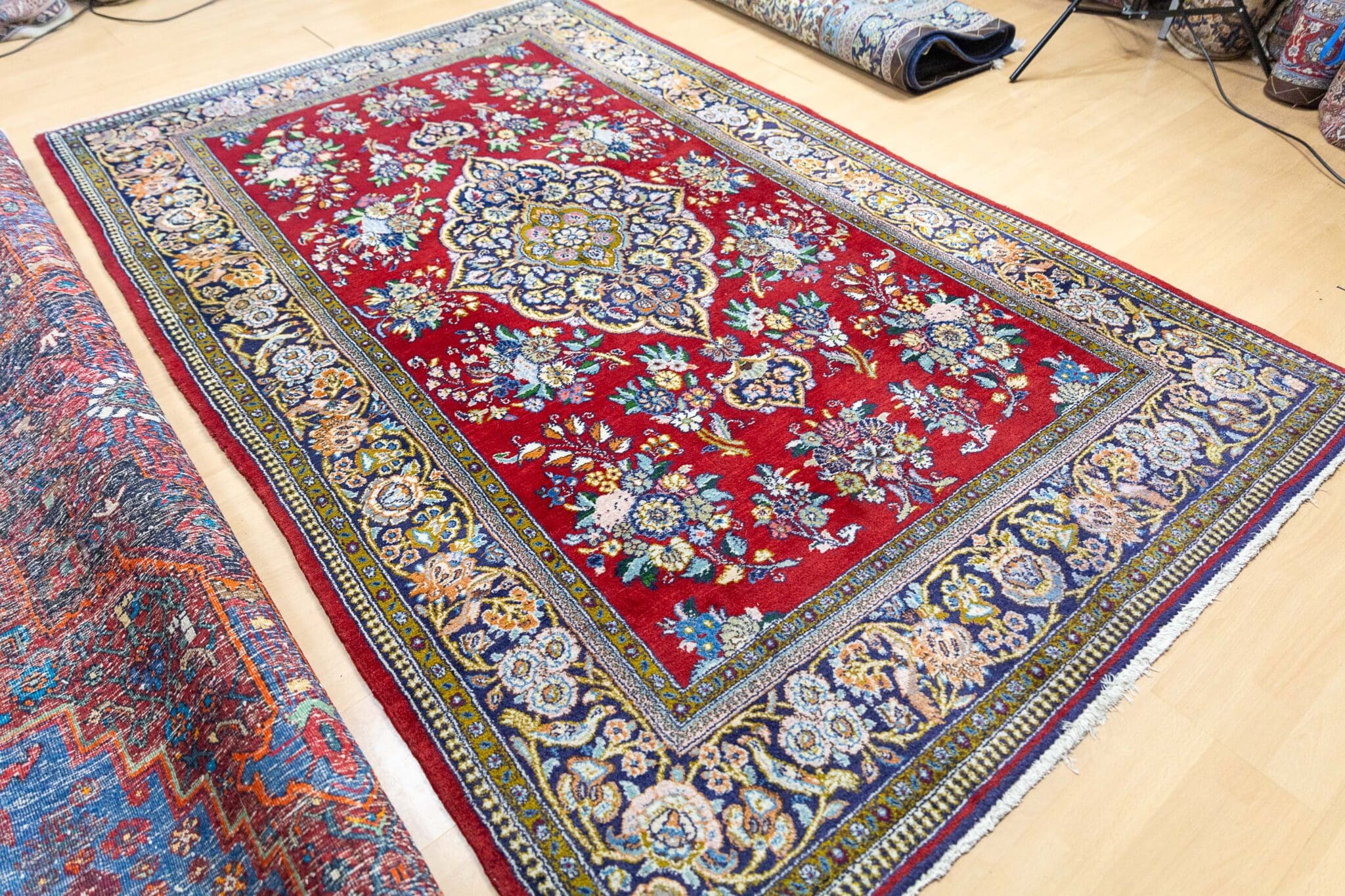 Handgeknüpfter Ghom Perserteppich 225 × 142 cm