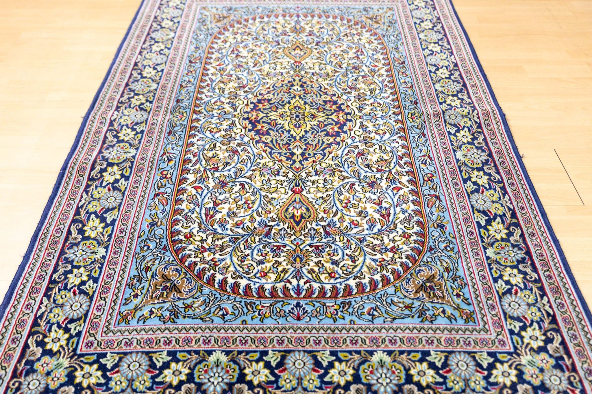 Handgeknüpfter Ghom Perserteppich 164 × 106 cm