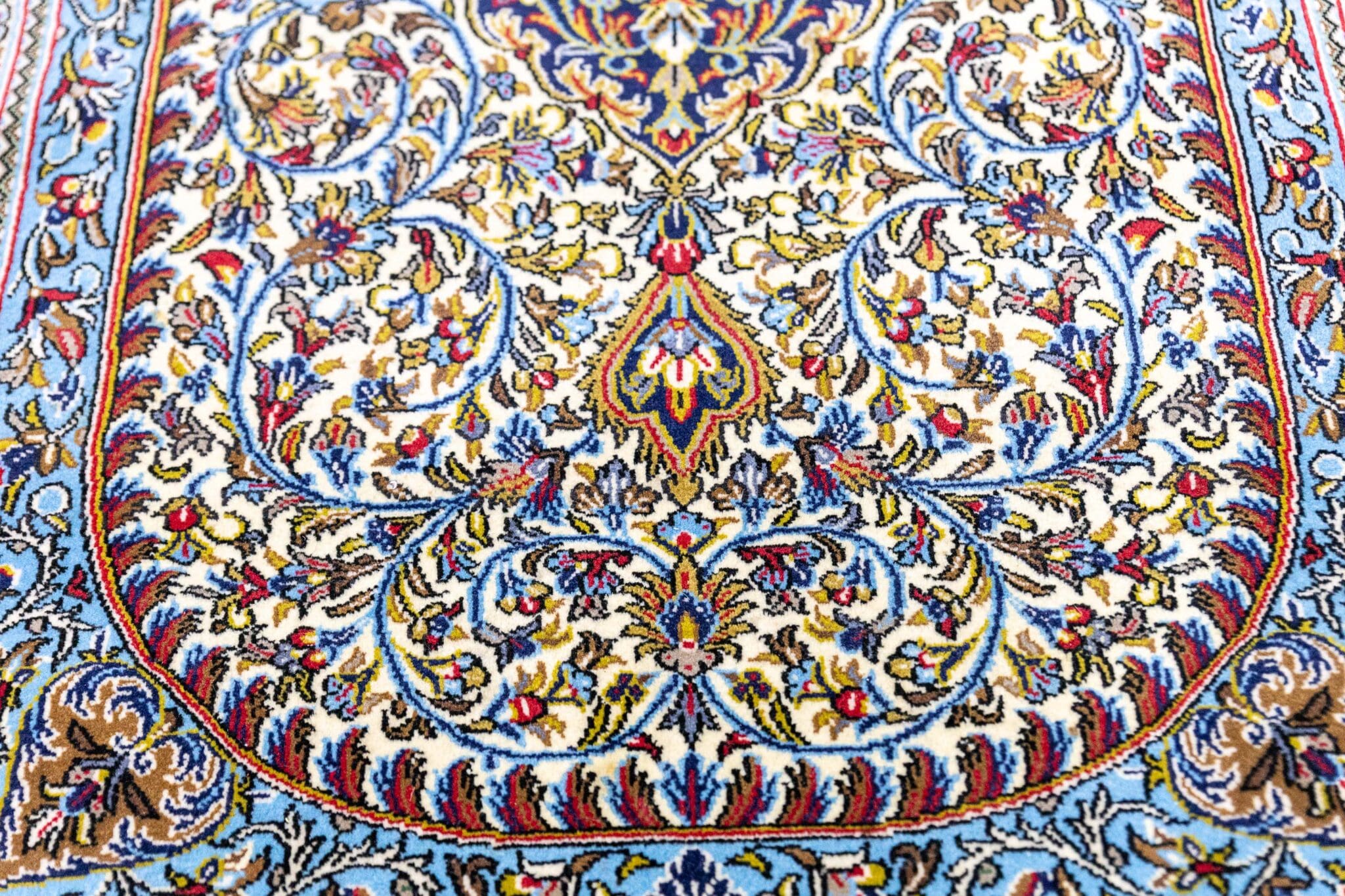 Handgeknüpfter Ghom Perserteppich 164 × 106 cm