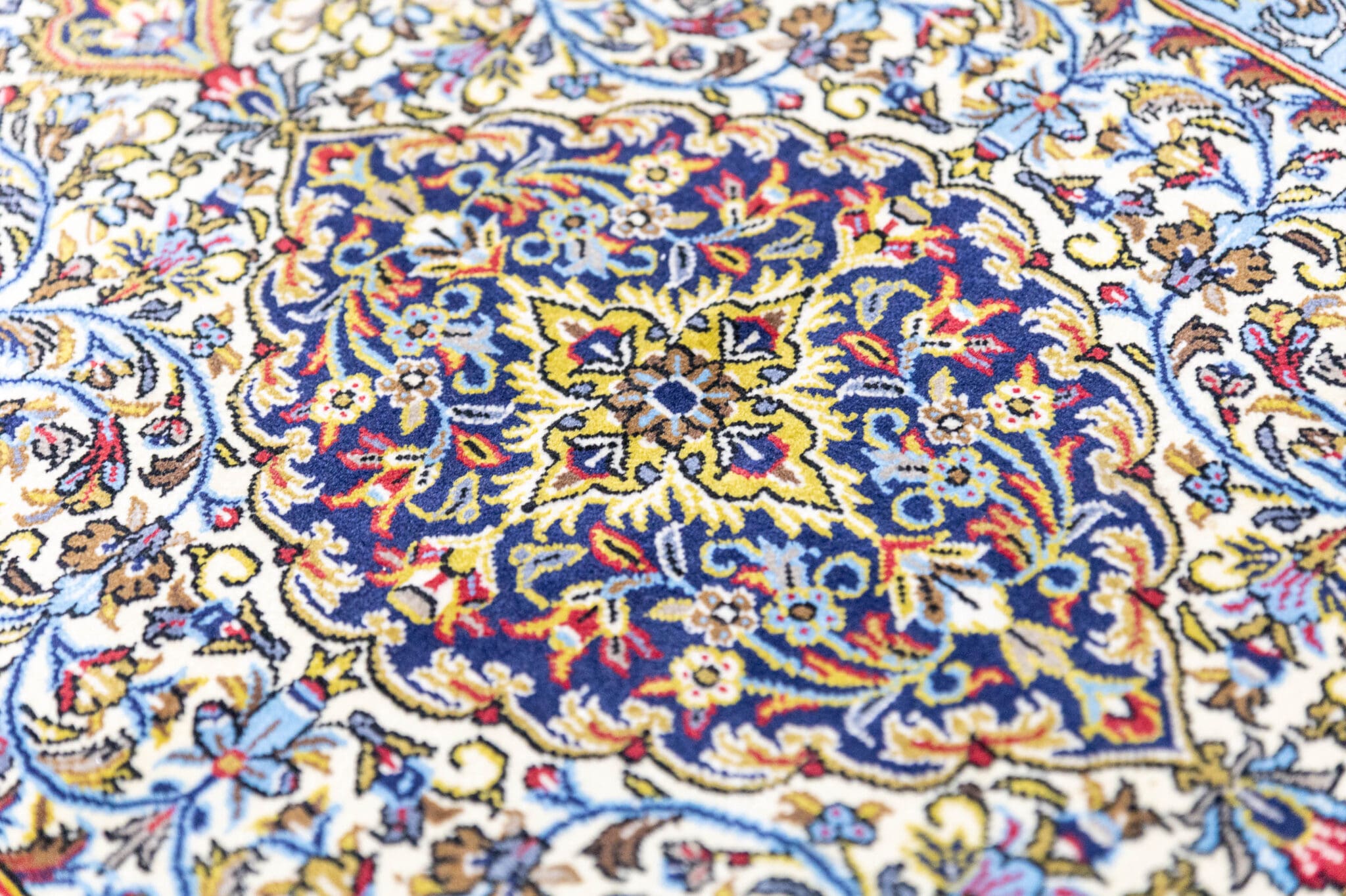 Handgeknüpfter Ghom Perserteppich 164 × 106 cm