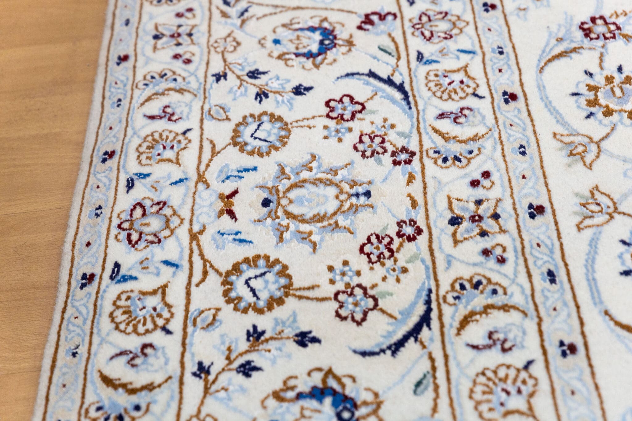 Nain Perserteppich aus Iran, 355 × 255 cm
