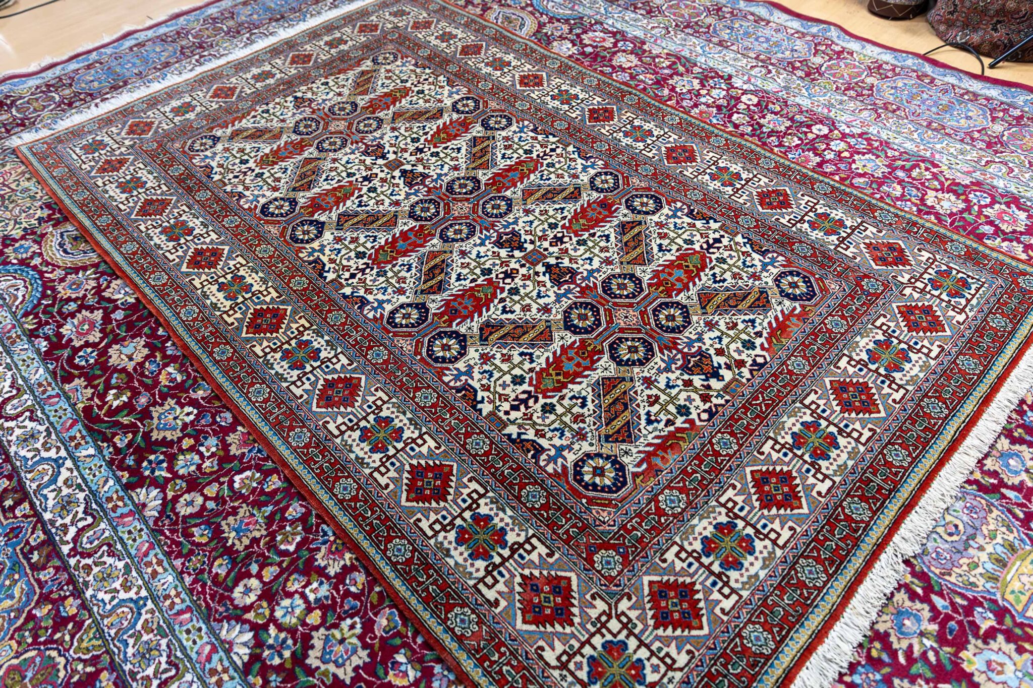 Ghom Perserteppich 220 × 136 cm aus Wolle, handgeknüpft