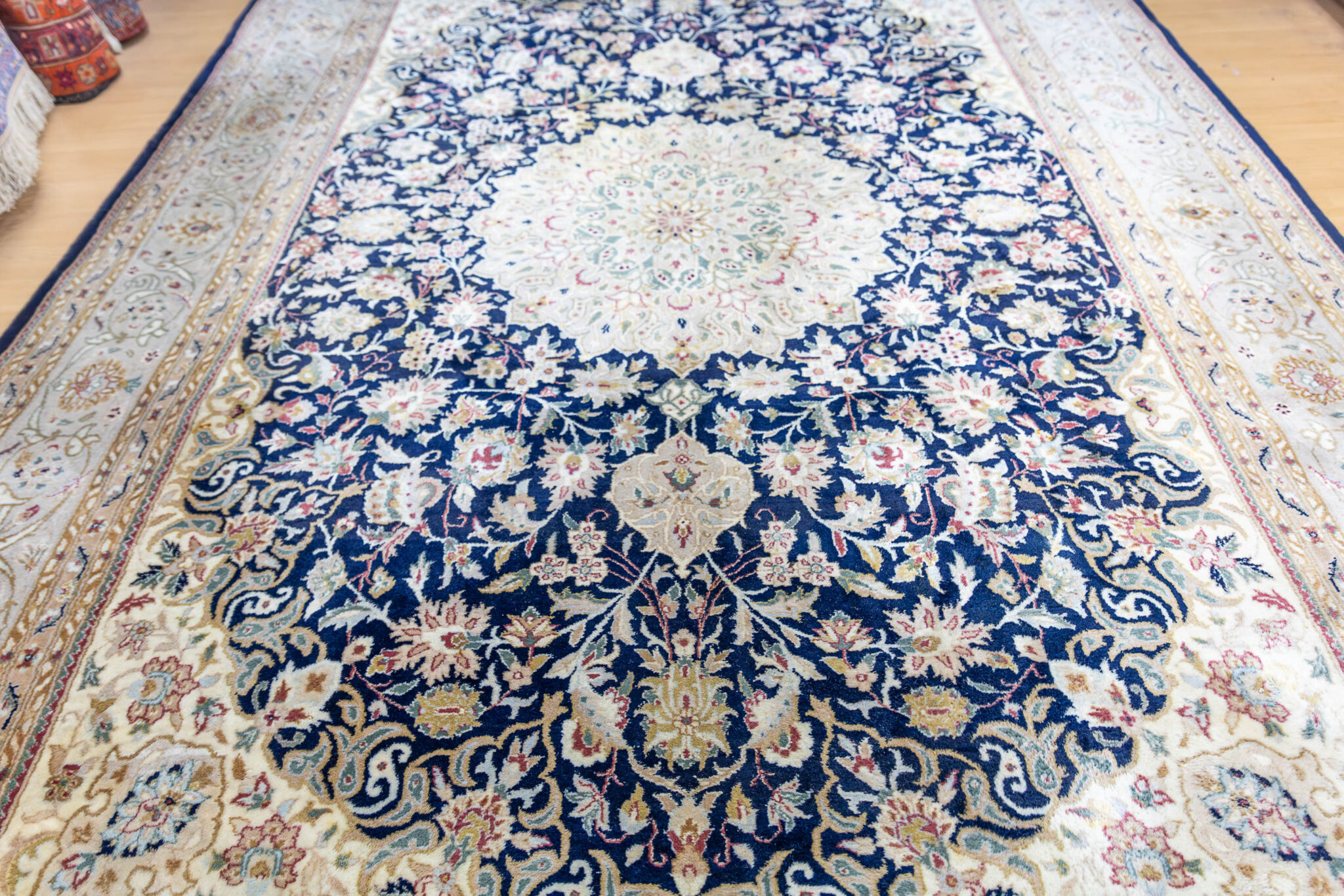 perserteppiche-orientteppiche-494-500-68-scaled Handgeknüpfter Isfahan Orientteppich, 360 × 250 cm, Wolle
