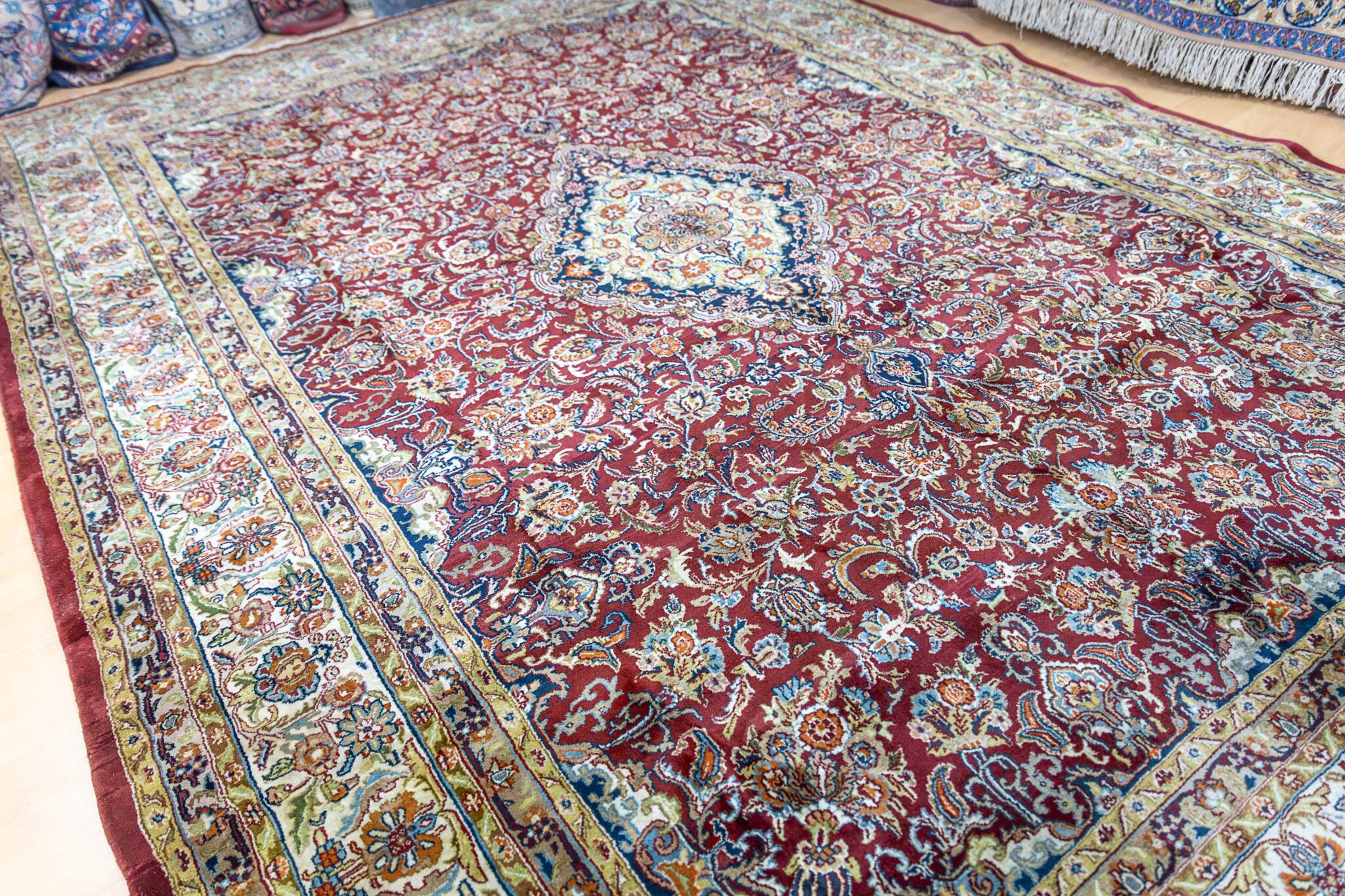 Kashan Orientteppich 340 × 253 cm aus Wolle, handgeknüpft