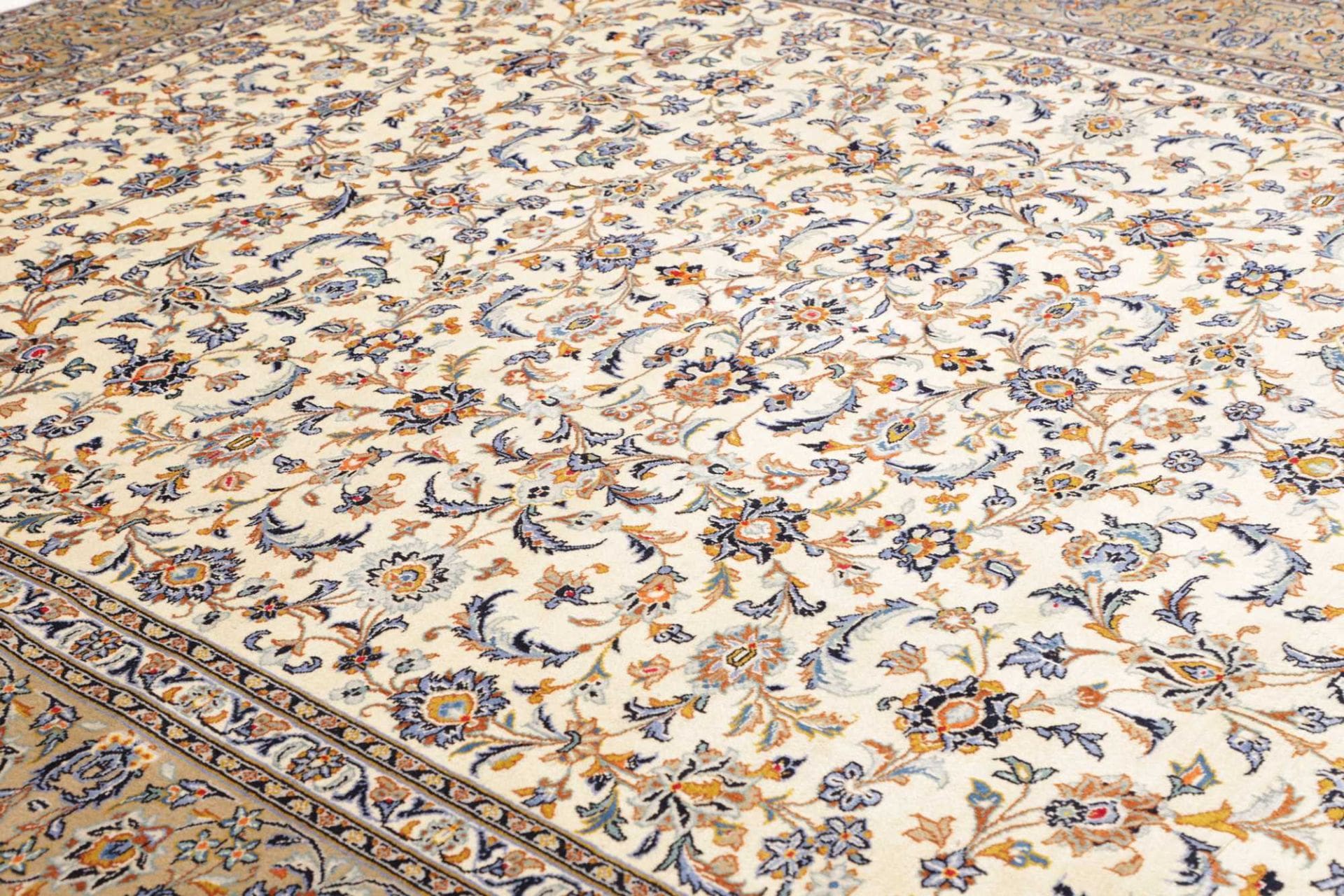 Handgeknüpfter Kashan Perserteppich 294 × 382 cm