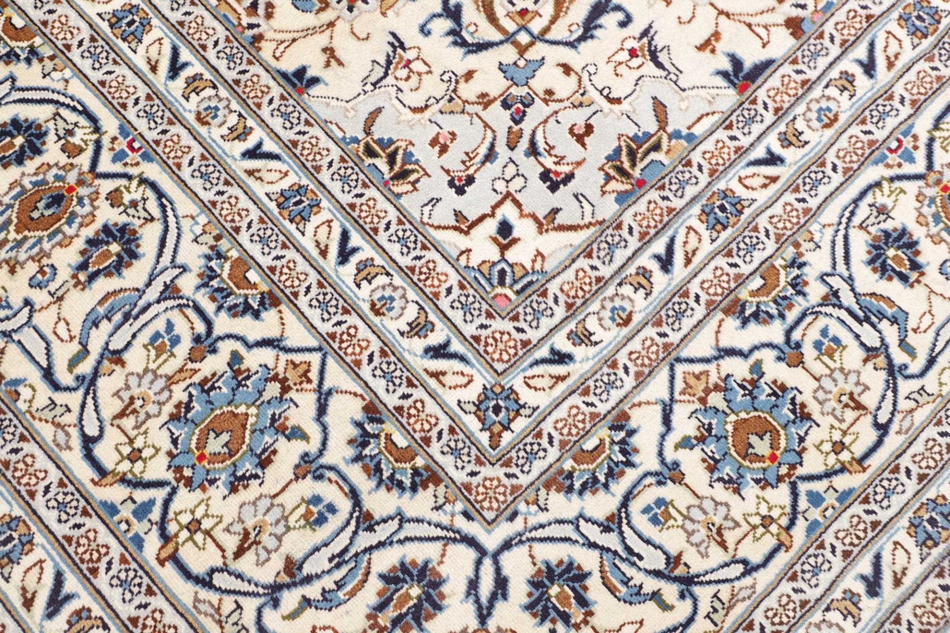 Kashan Perserteppich aus Iran, 295 × 399 cm