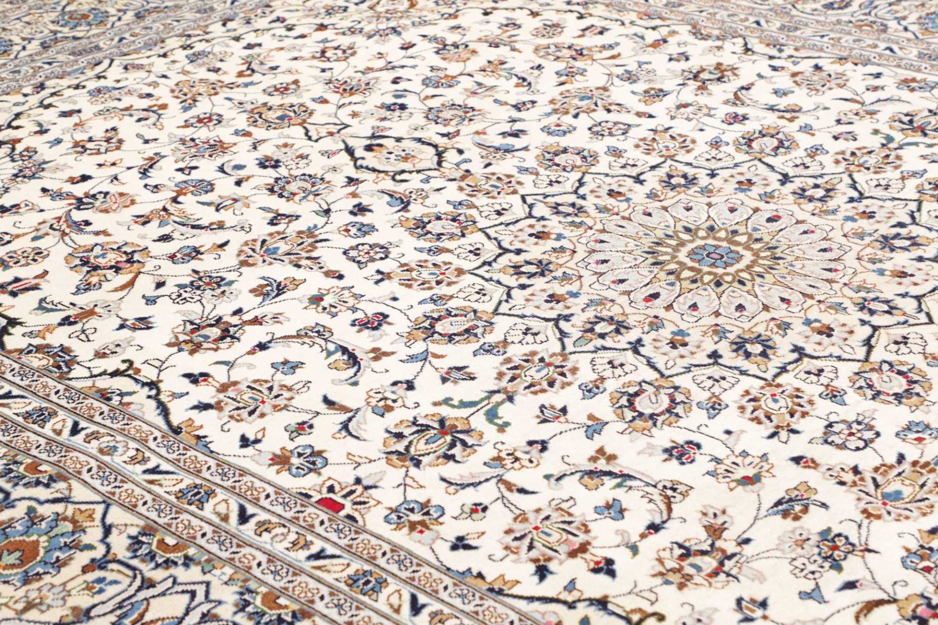 Kashan Perserteppich aus Iran, 295 × 399 cm