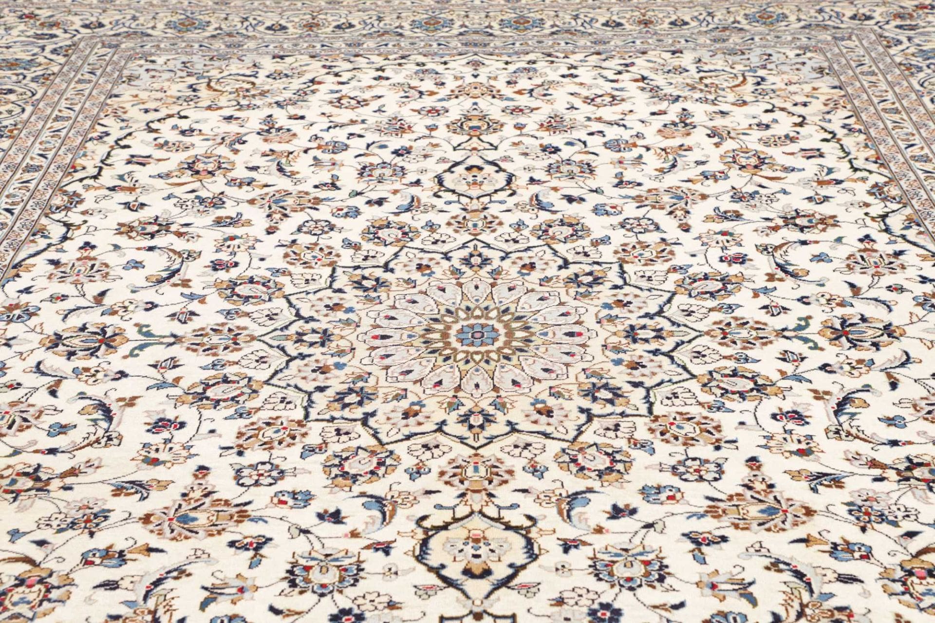 Kashan Perserteppich aus Iran, 295 × 399 cm