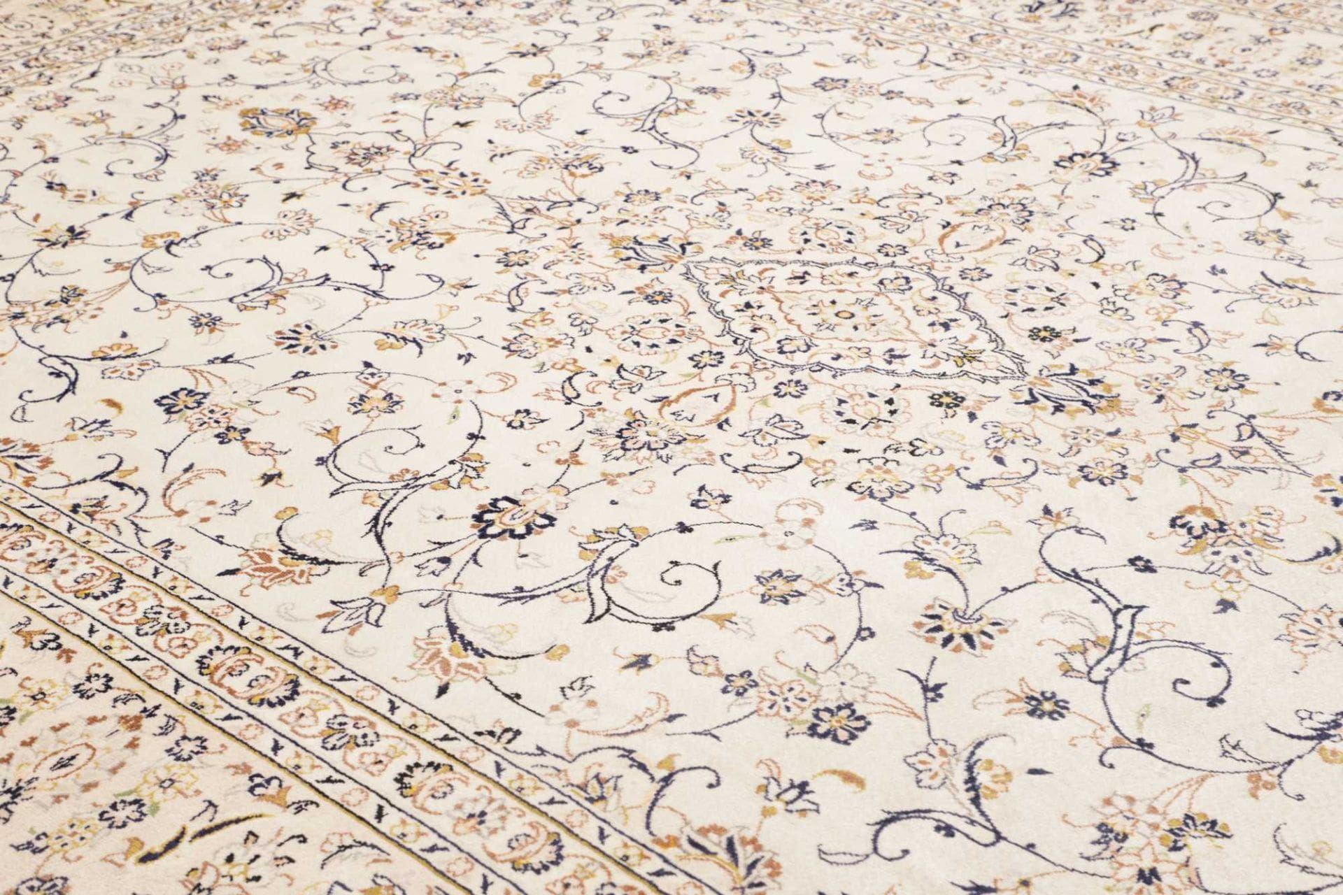 Kashan Perserteppich 287 × 402 cm aus Wolle, handgeknüpft