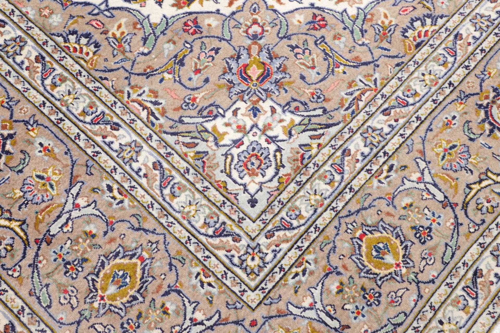 Kashan Perserteppich aus Iran, 301 × 404 cm