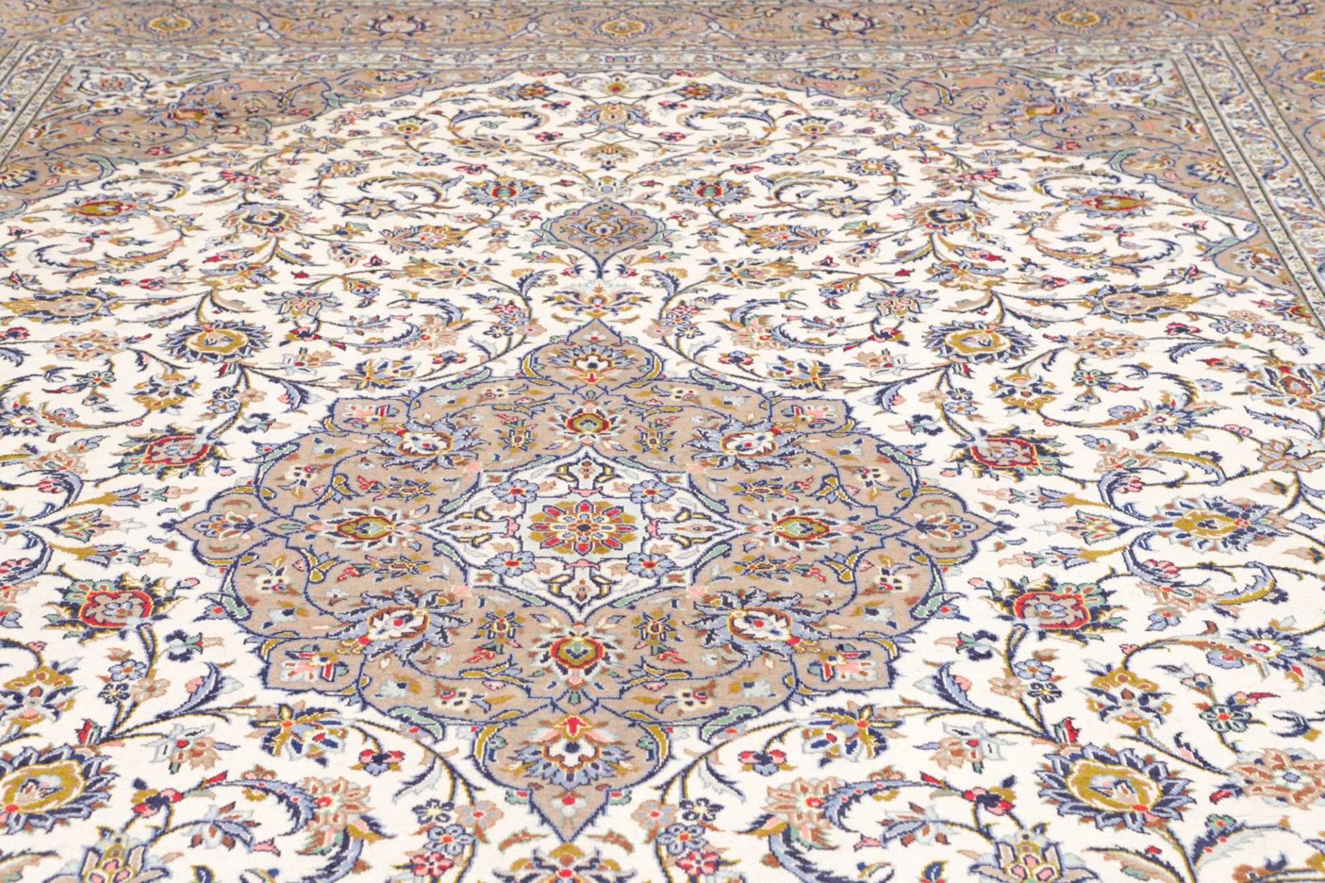 Kashan Perserteppich aus Iran, 301 × 404 cm