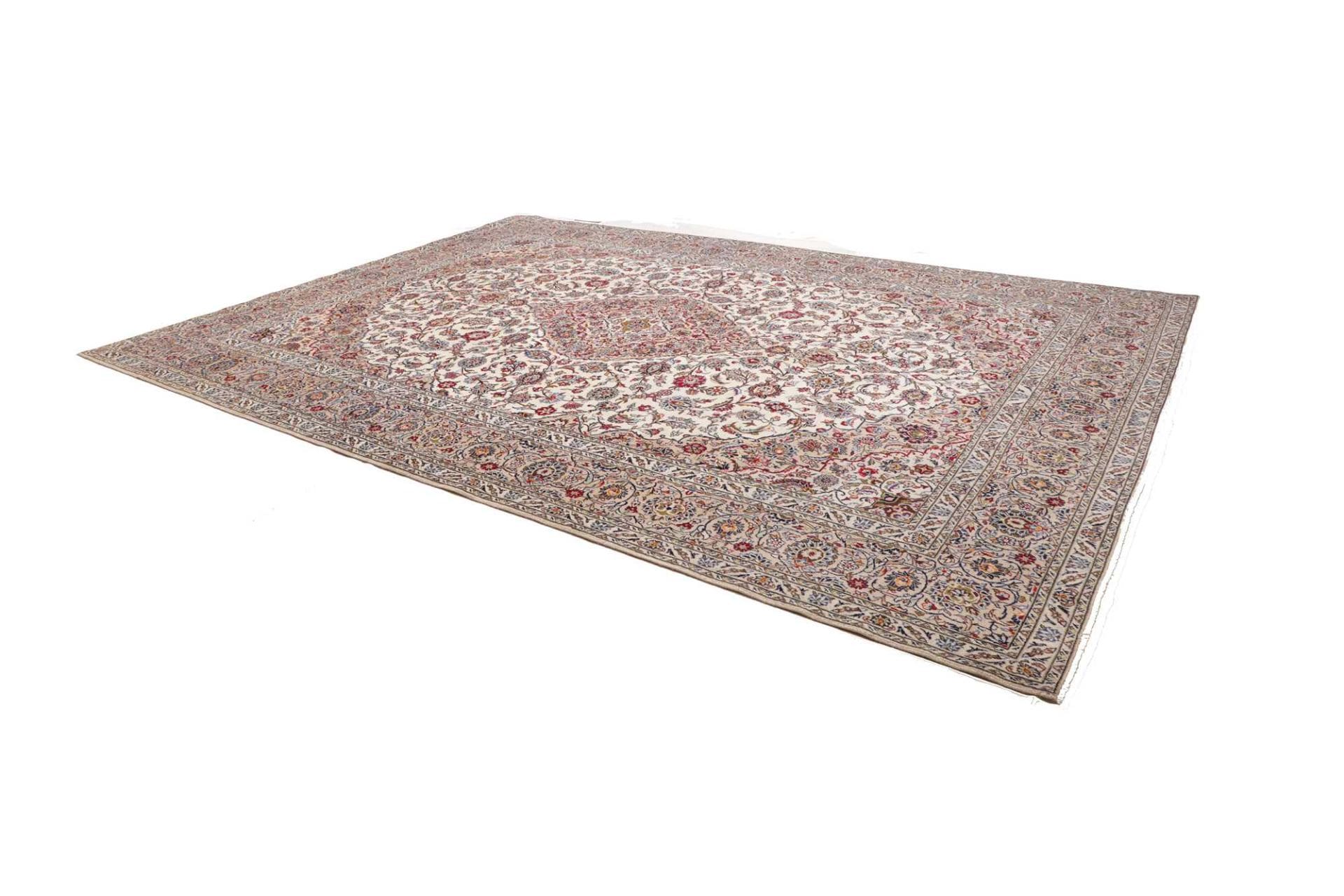 Kashan Perserteppich aus Iran, 303 × 417 cm