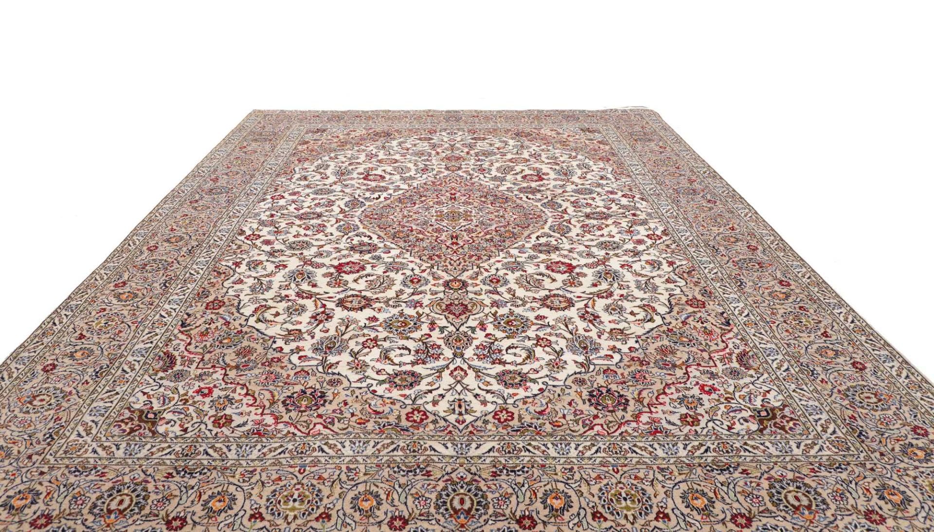 Kashan Perserteppich aus Iran, 303 × 417 cm