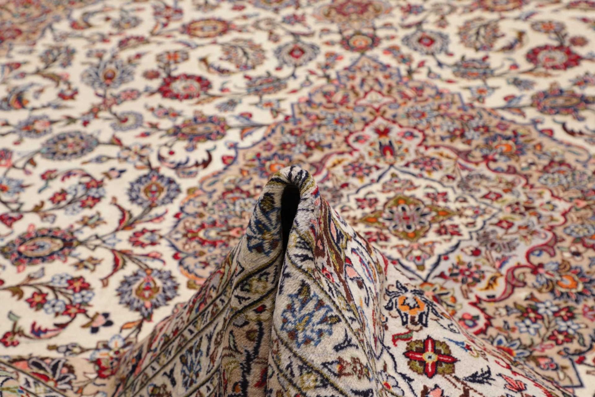 Kashan Perserteppich aus Iran, 303 × 417 cm