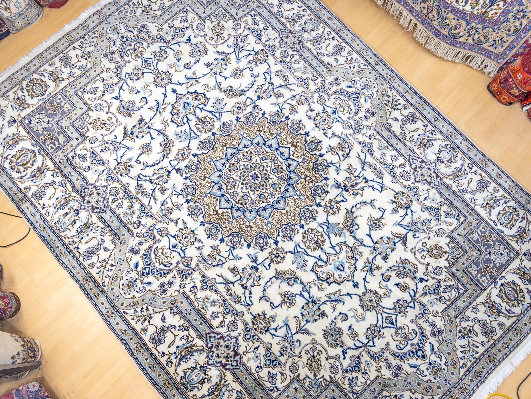 Handgeknüpfter Nain Perserteppich, 355 × 255 cm, Wolle & Seide