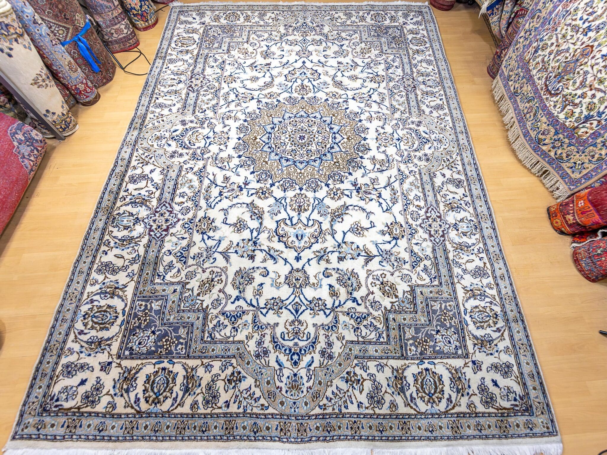 Handgeknüpfter Nain Perserteppich, 355 × 255 cm, Wolle & Seide