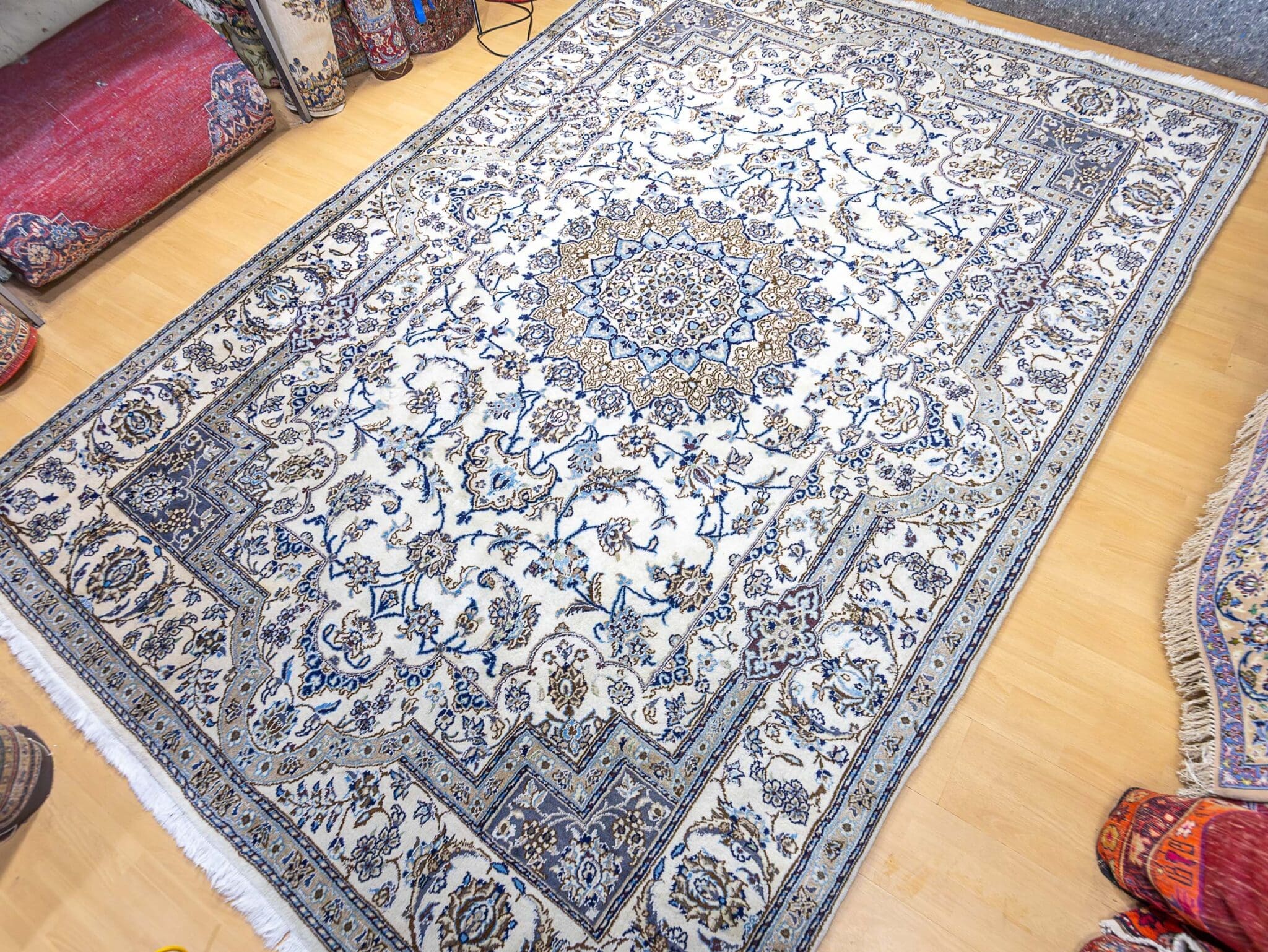 Handgeknüpfter Nain Perserteppich, 355 × 255 cm, Wolle & Seide