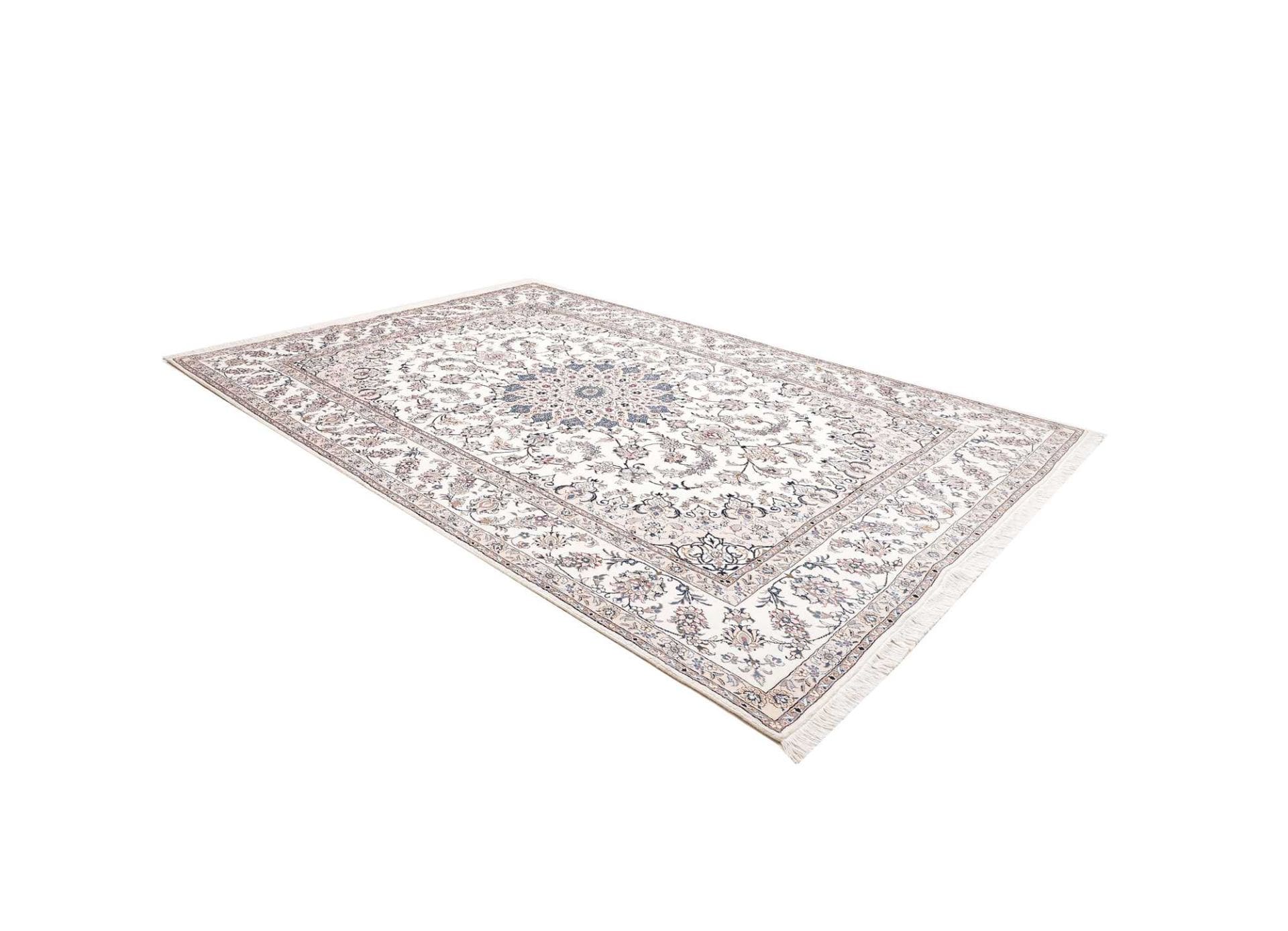 Nain Perserteppich aus Iran, 253 × 352 cm