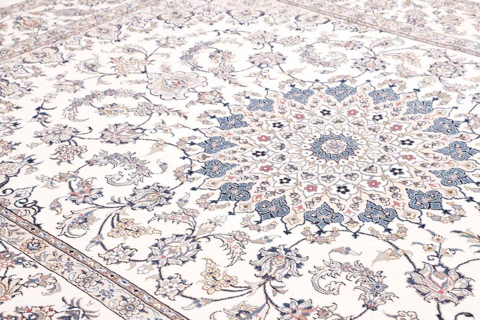 Nain Perserteppich aus Iran, 253 × 352 cm