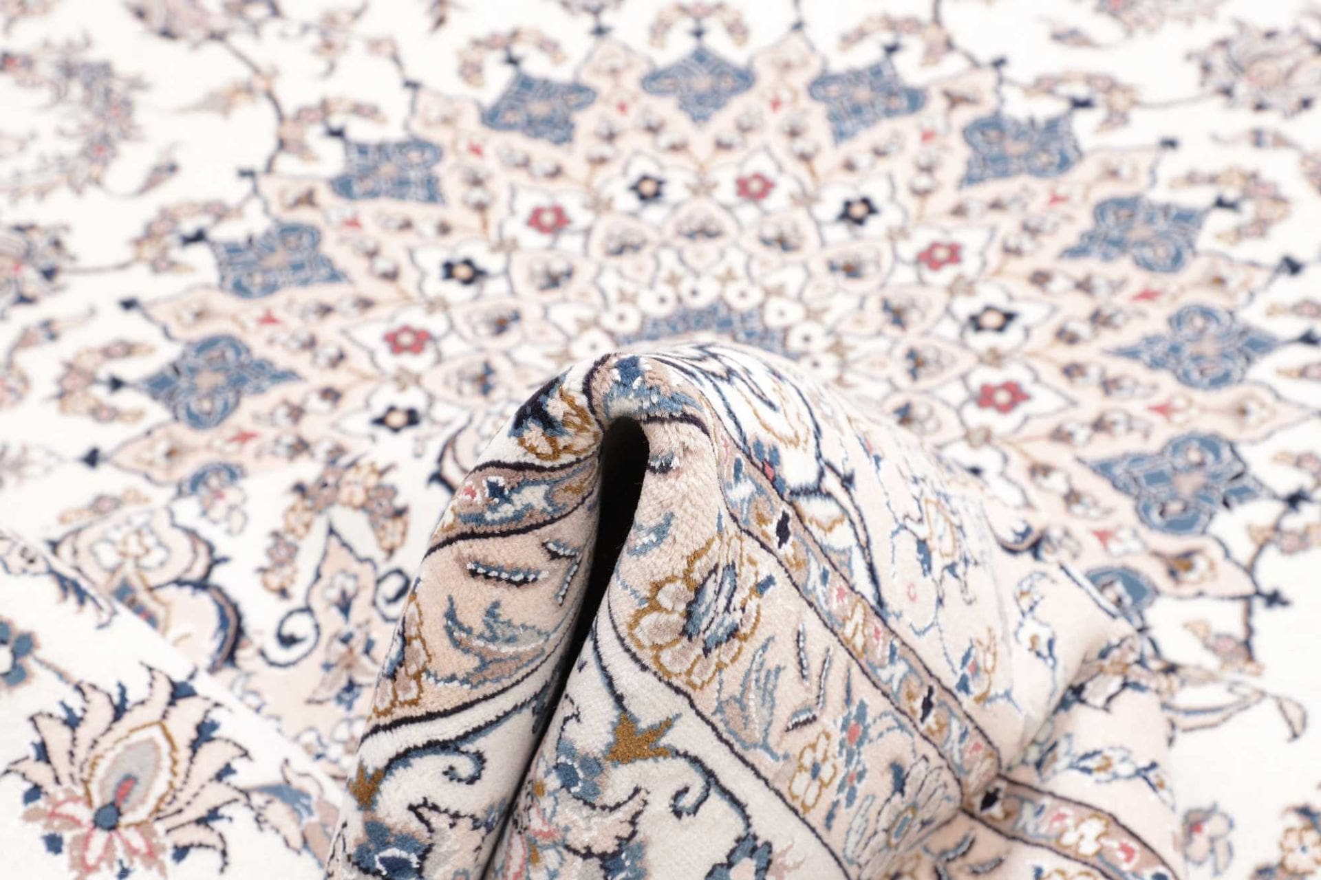 Nain Perserteppich aus Iran, 253 × 352 cm