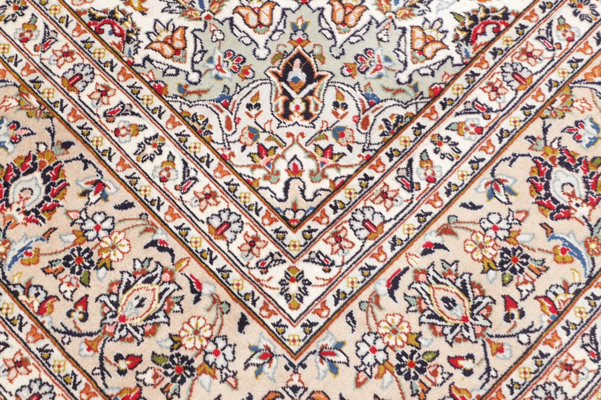 Kashan Perserteppich aus Iran, 243 × 359 cm
