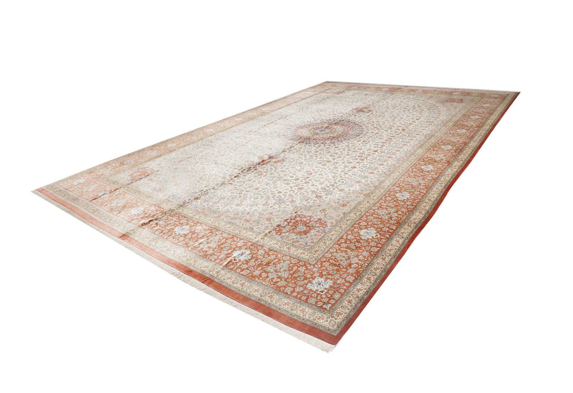 Ghom Perserteppich 395 × 619 cm aus Seide, handgeknüpft