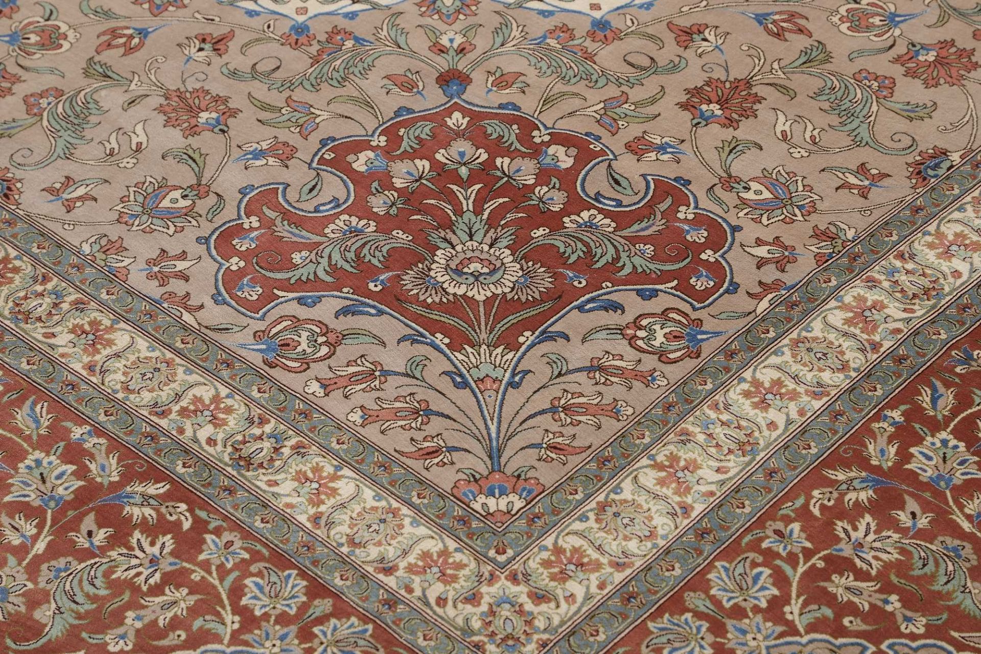 Ghom Perserteppich 395 × 619 cm aus Seide, handgeknüpft