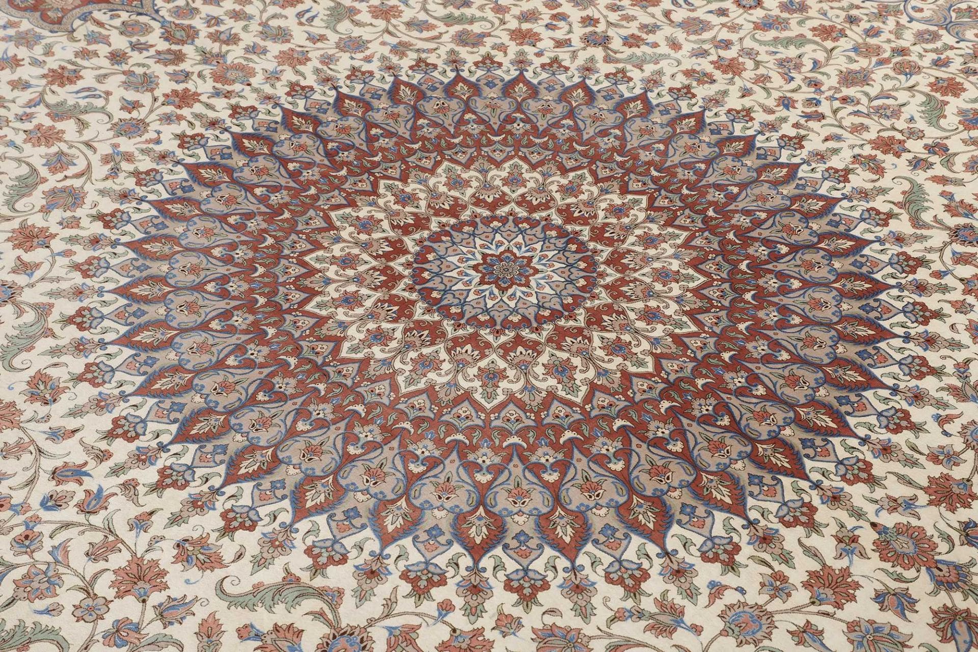 Ghom Perserteppich 395 × 619 cm aus Seide, handgeknüpft