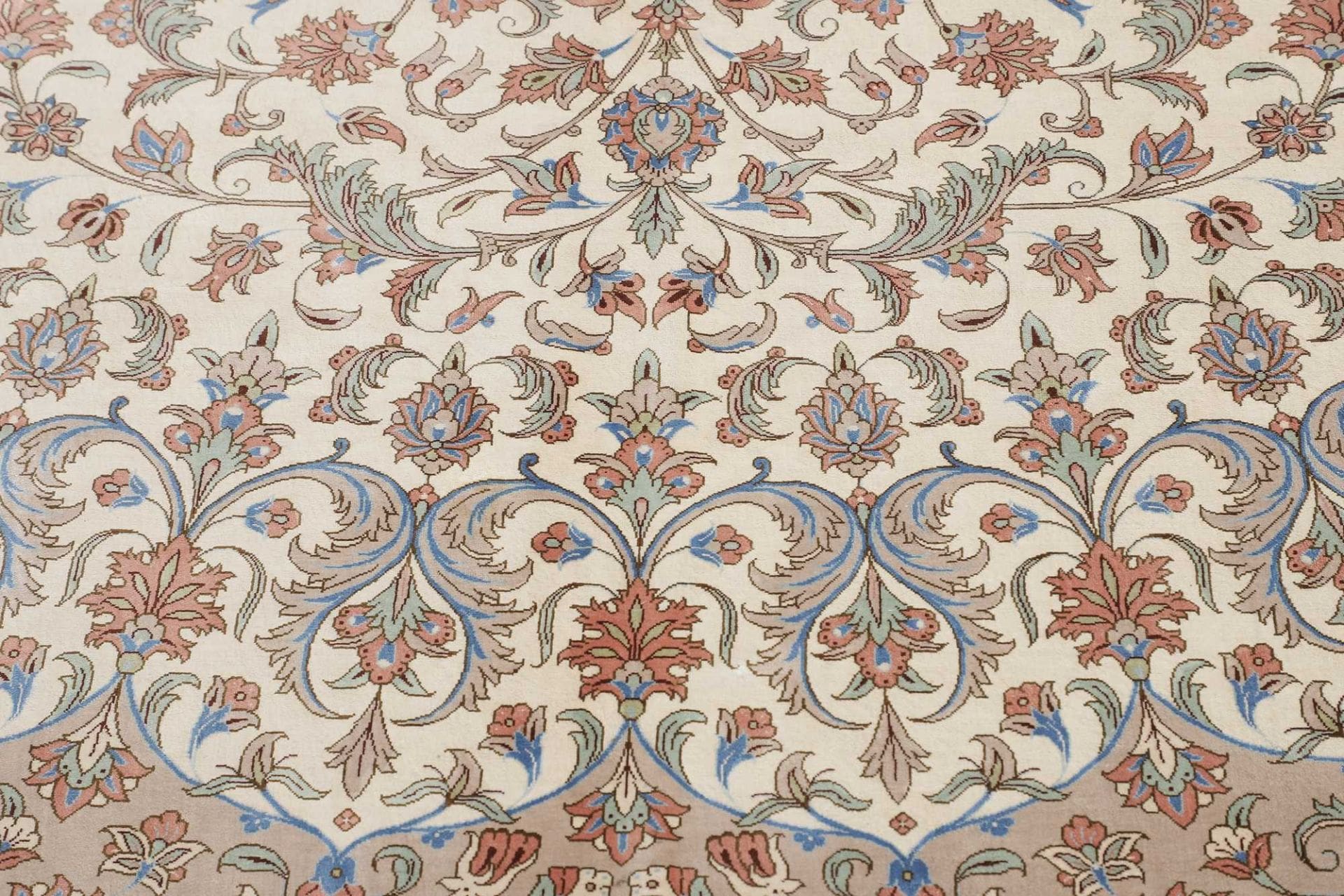 Ghom Perserteppich 395 × 619 cm aus Seide, handgeknüpft