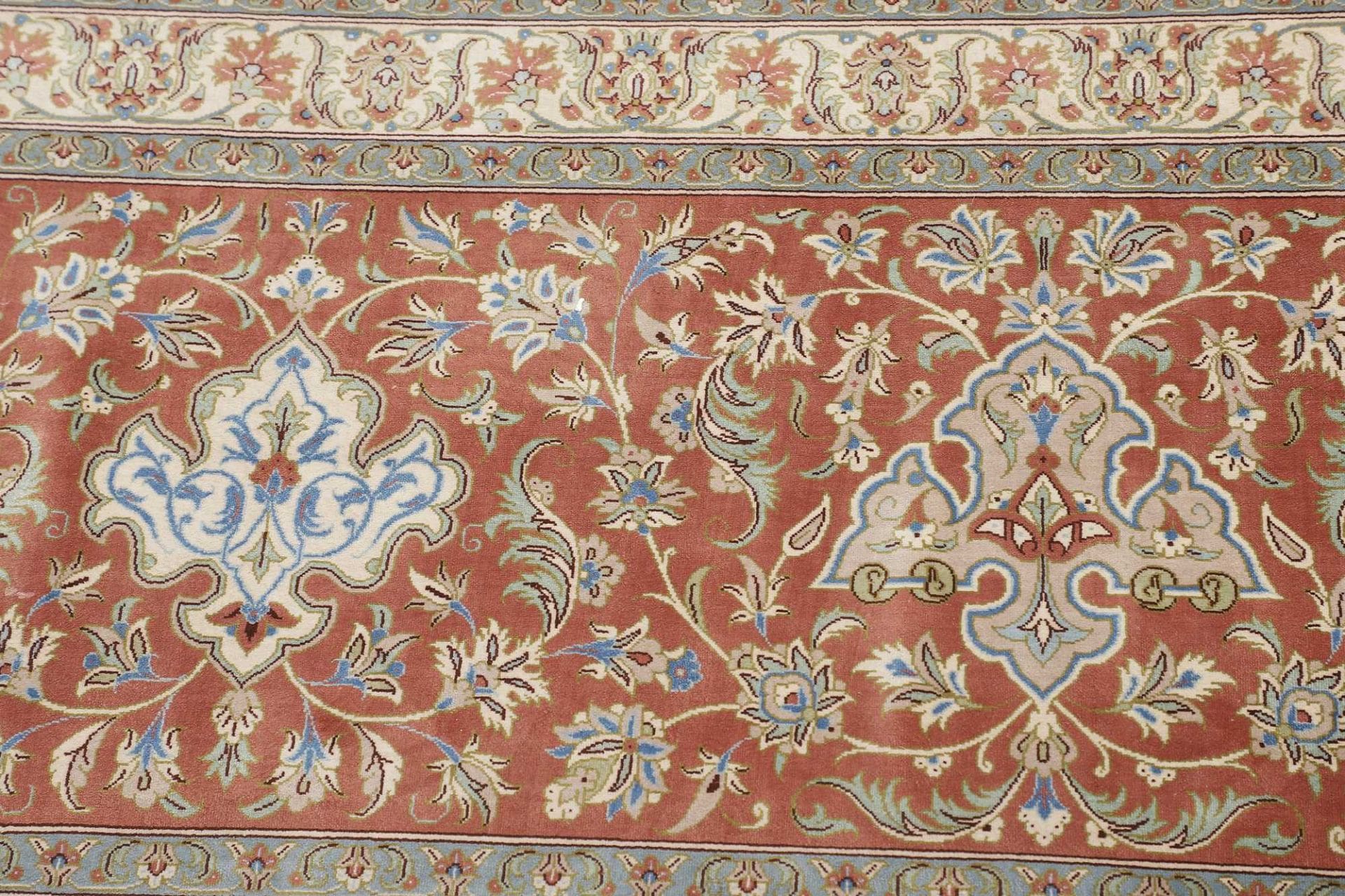 Ghom Perserteppich 395 × 619 cm aus Seide, handgeknüpft