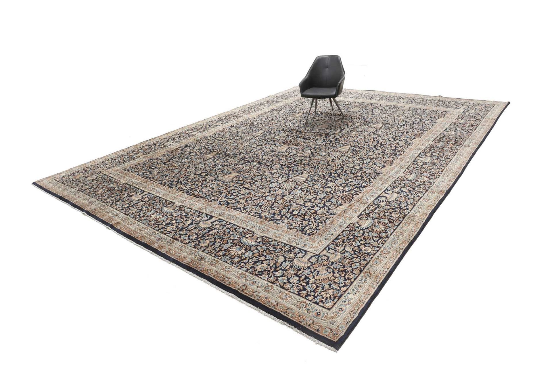 Kerman Perserteppich aus Iran, 394 × 524 cm