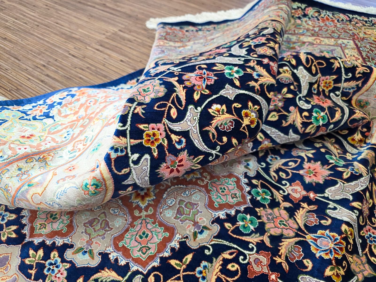 Isfahan Perserteppich 200 × 140 cm aus Wolle & Seide, handgeknüpft