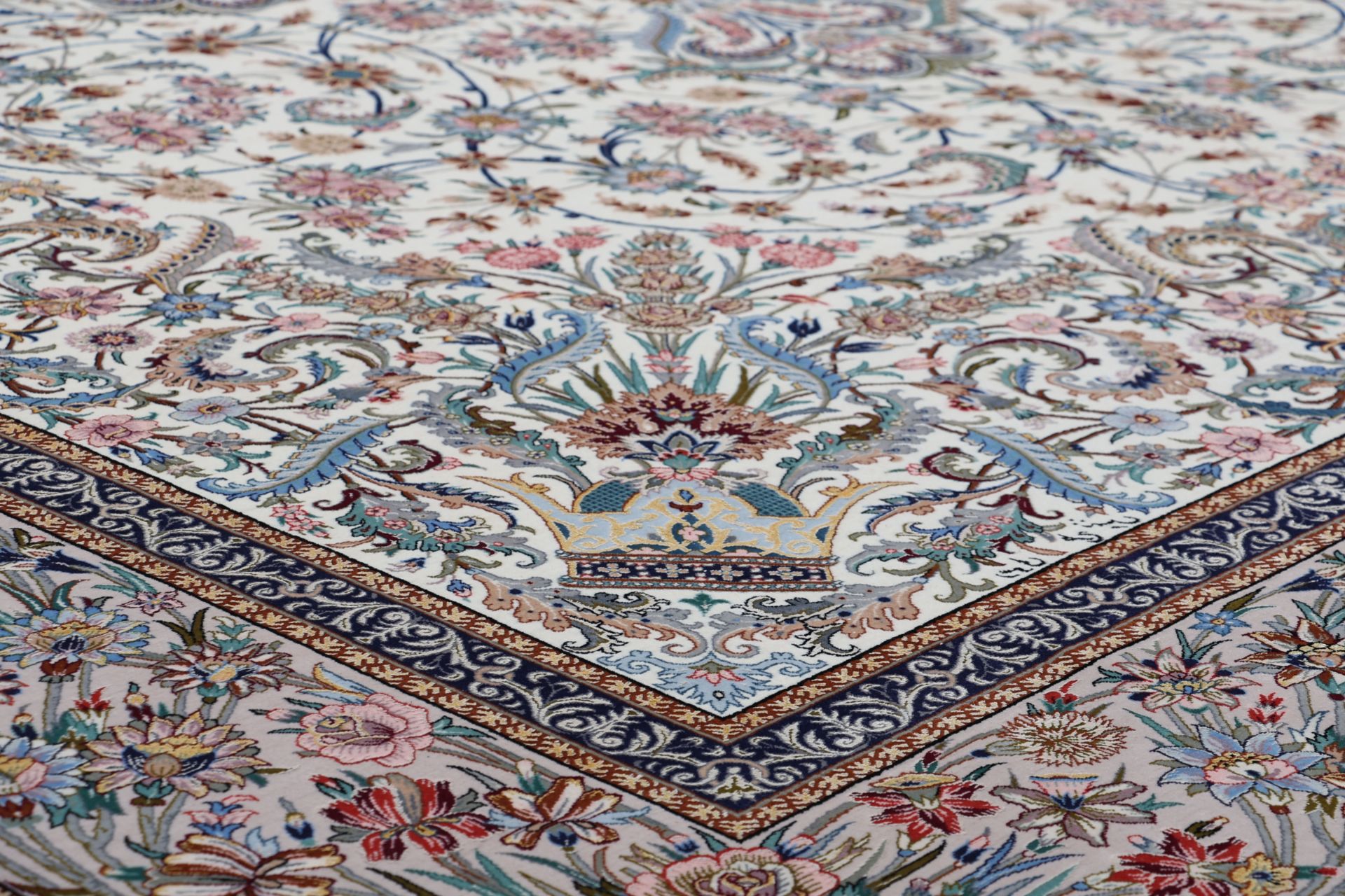 Handgeknüpfter Isfahan Perserteppich, 300 × 410 cm, Wolle & Seide