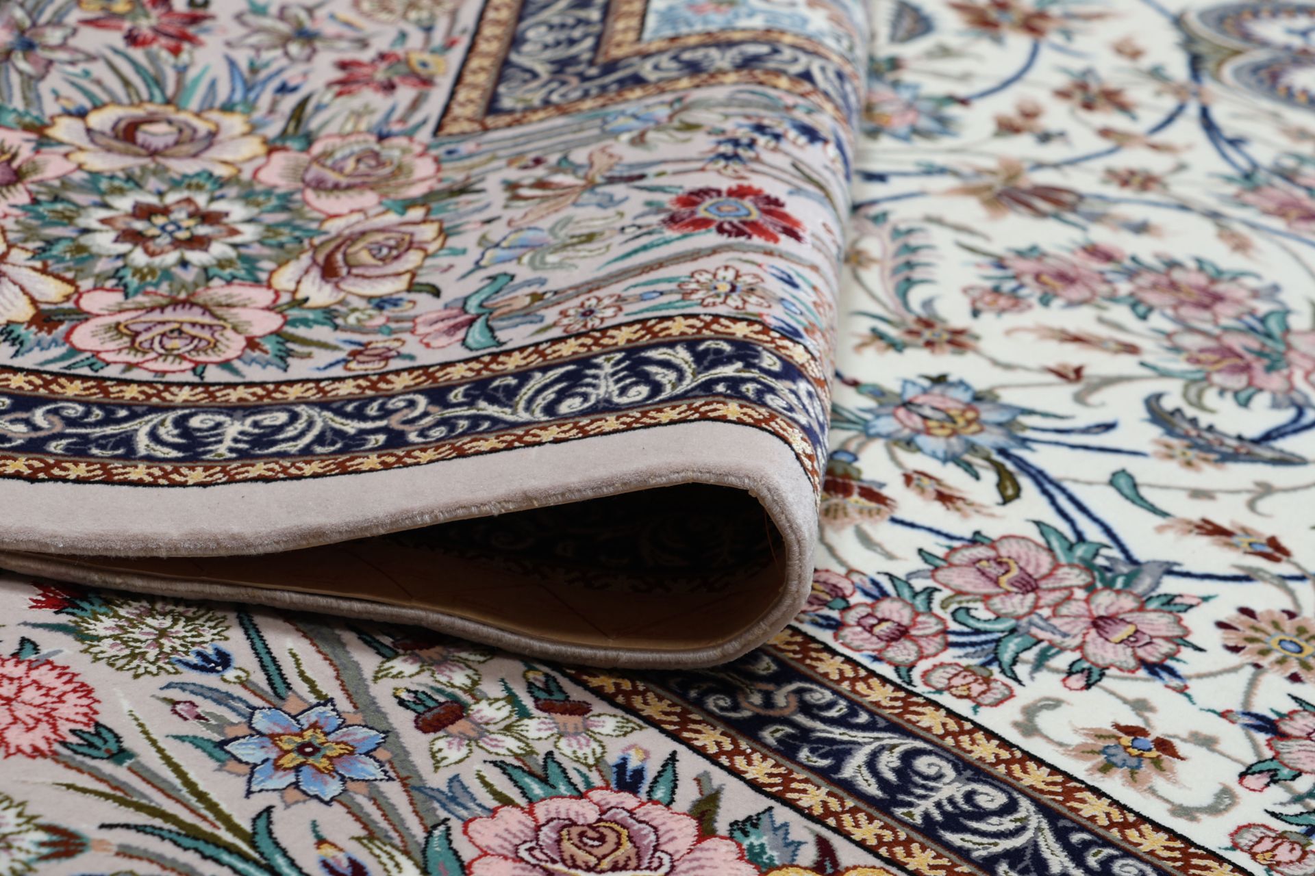 Handgeknüpfter Isfahan Perserteppich, 300 × 410 cm, Wolle & Seide