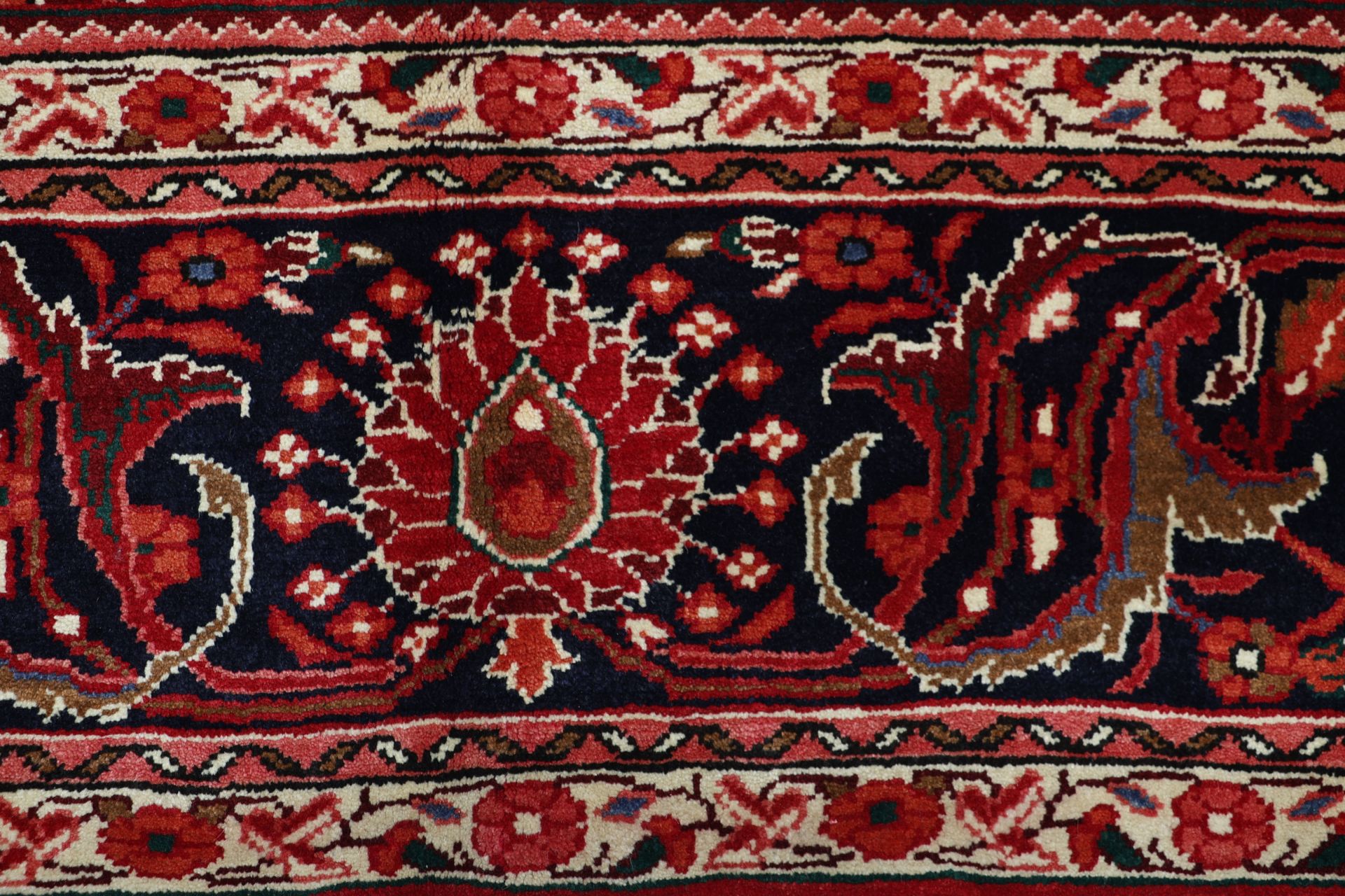 Isfahan Perserteppich 310 × 410 cm aus Wolle, handgeknüpft