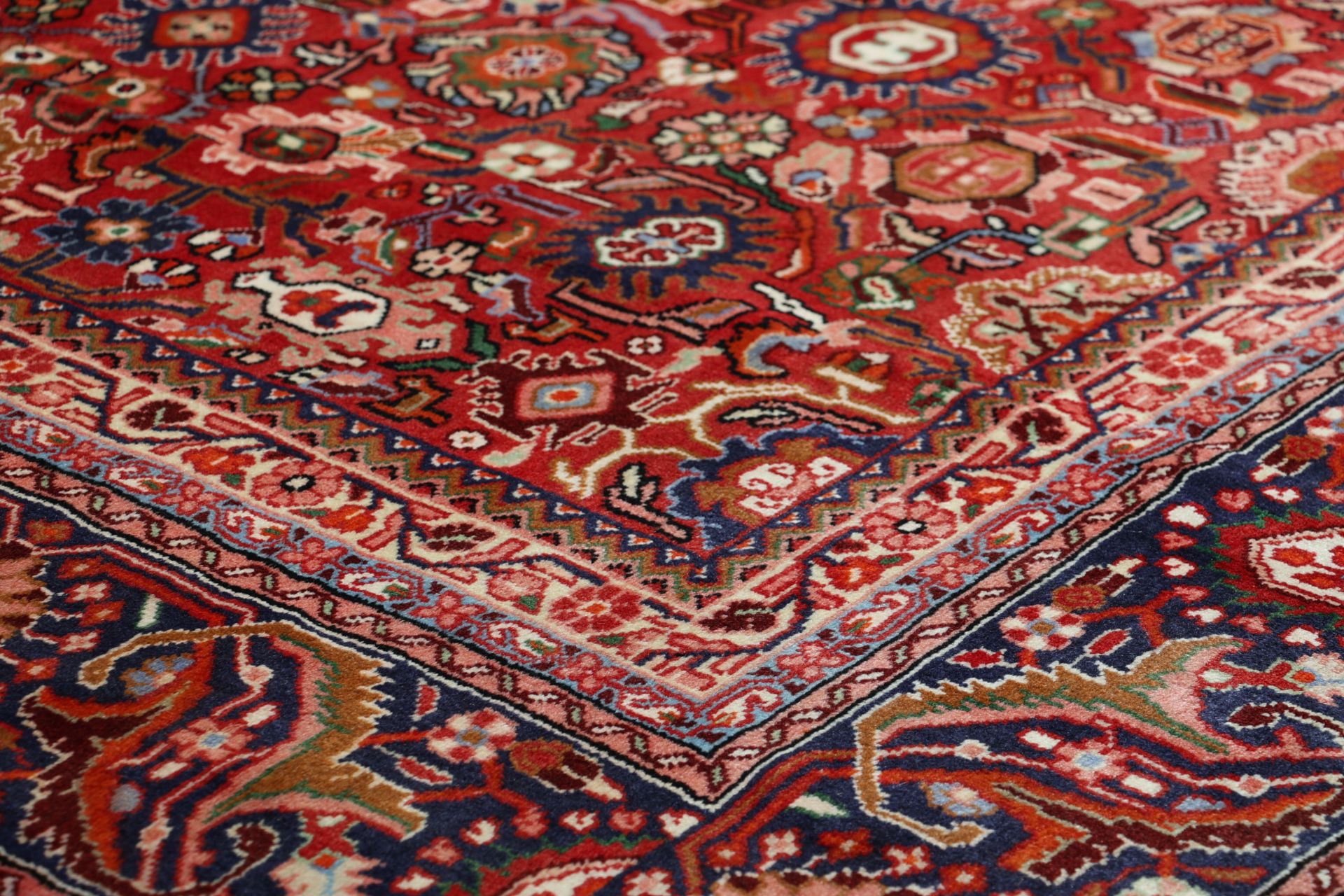 Isfahan Perserteppich aus Iran, 309 × 395 cm