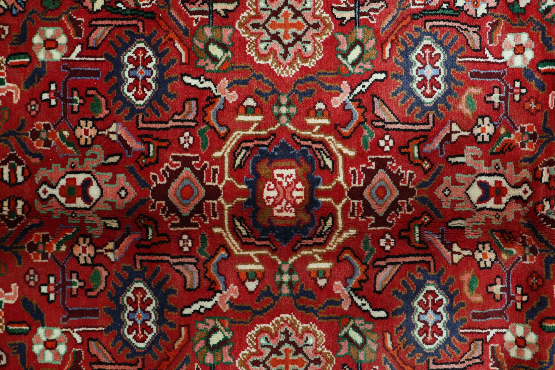 Isfahan Perserteppich aus Iran, 309 × 395 cm