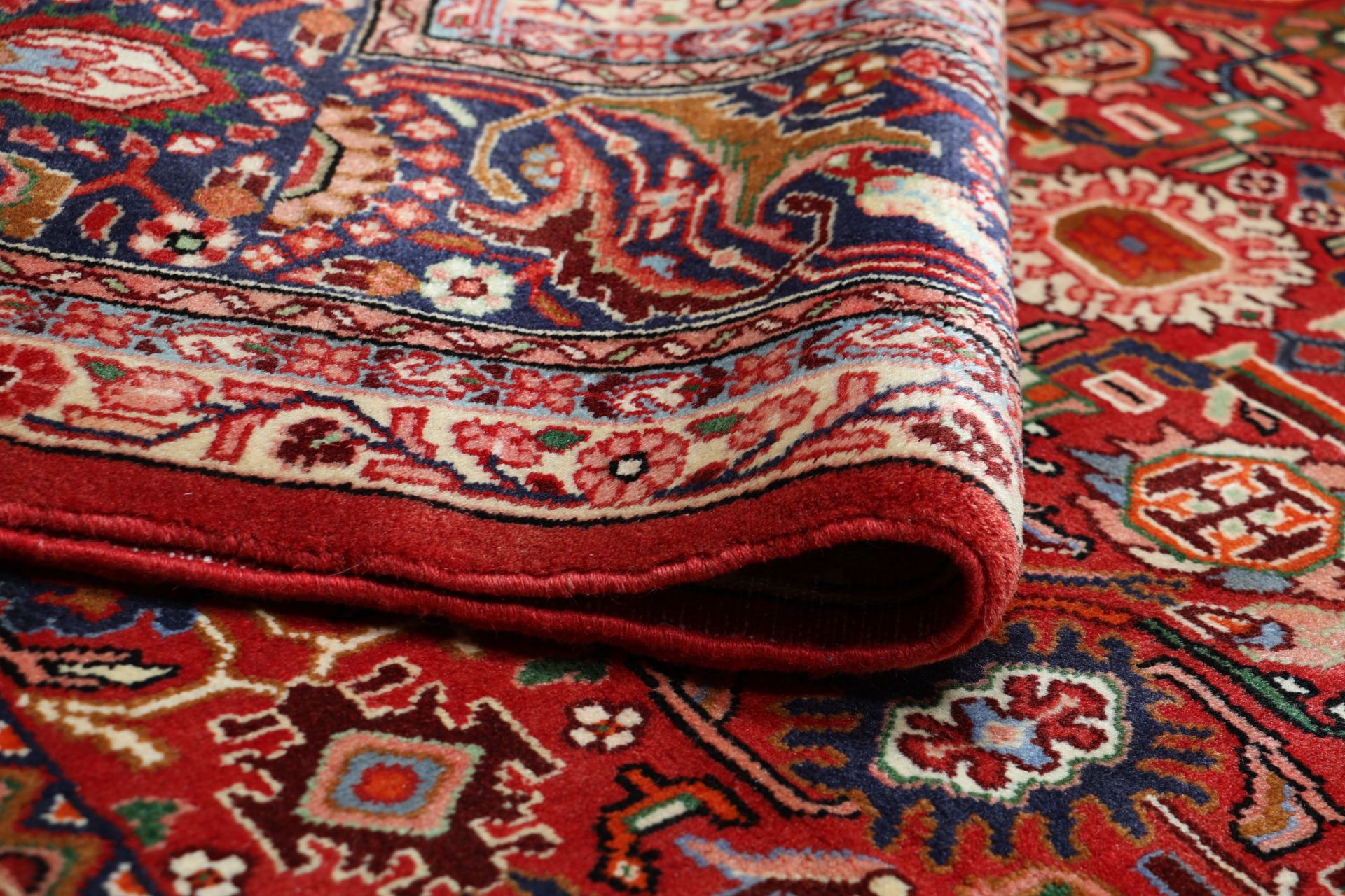 Isfahan Perserteppich aus Iran, 309 × 395 cm