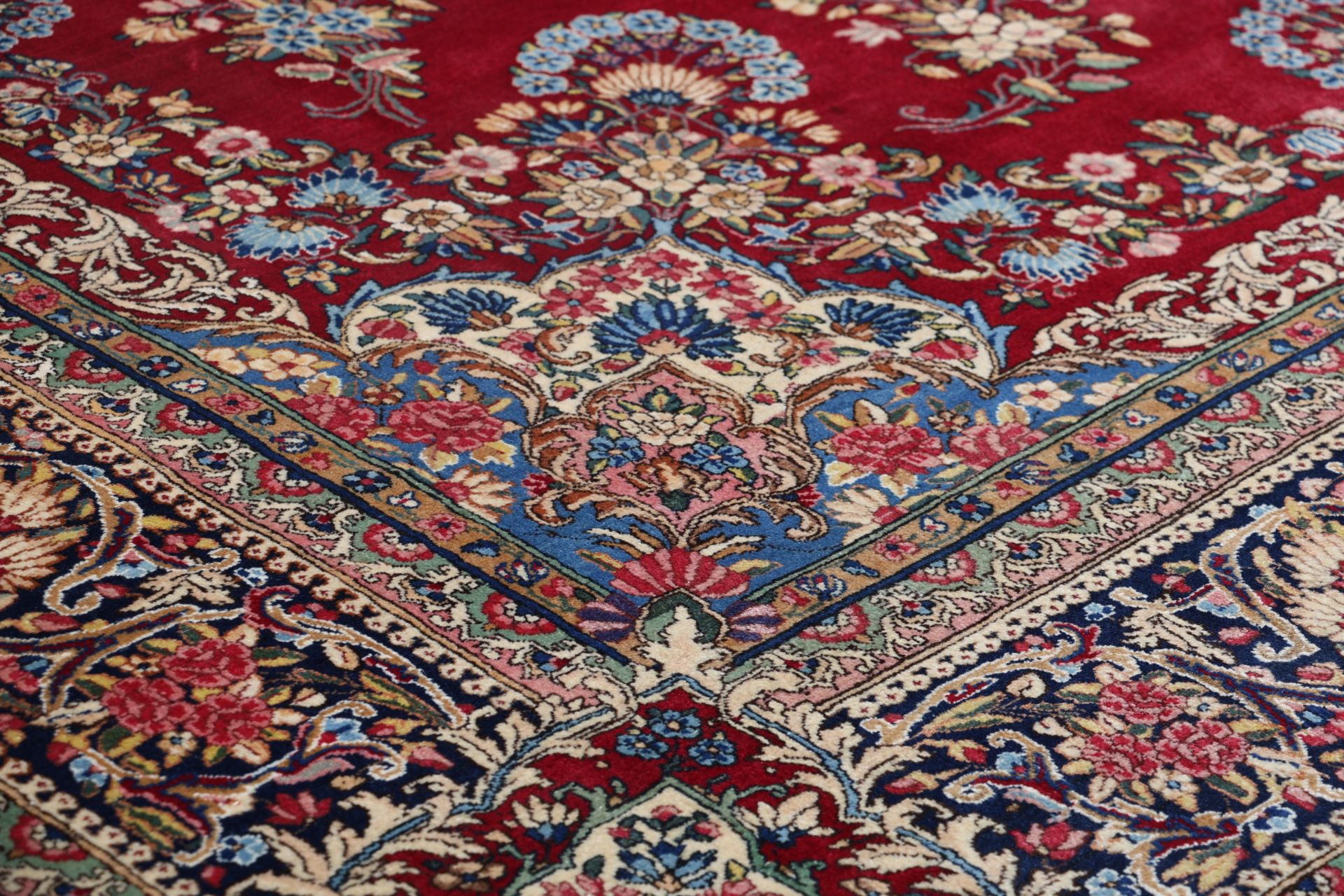 Kerman Perserteppich aus Iran, 275 × 375 cm